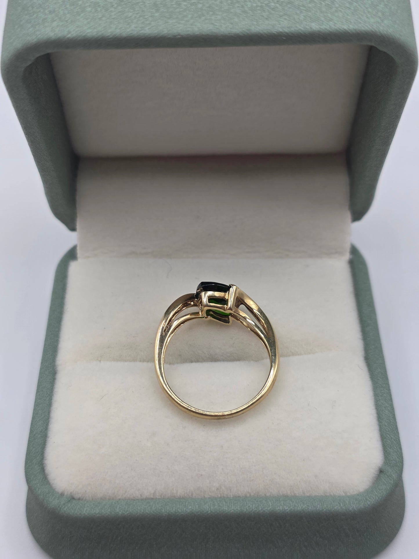 9ct gold diopside ring