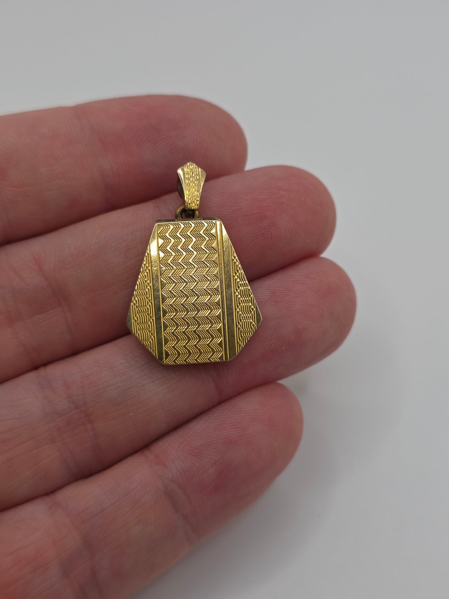 Art deco 9ct gold front and back locket pendant