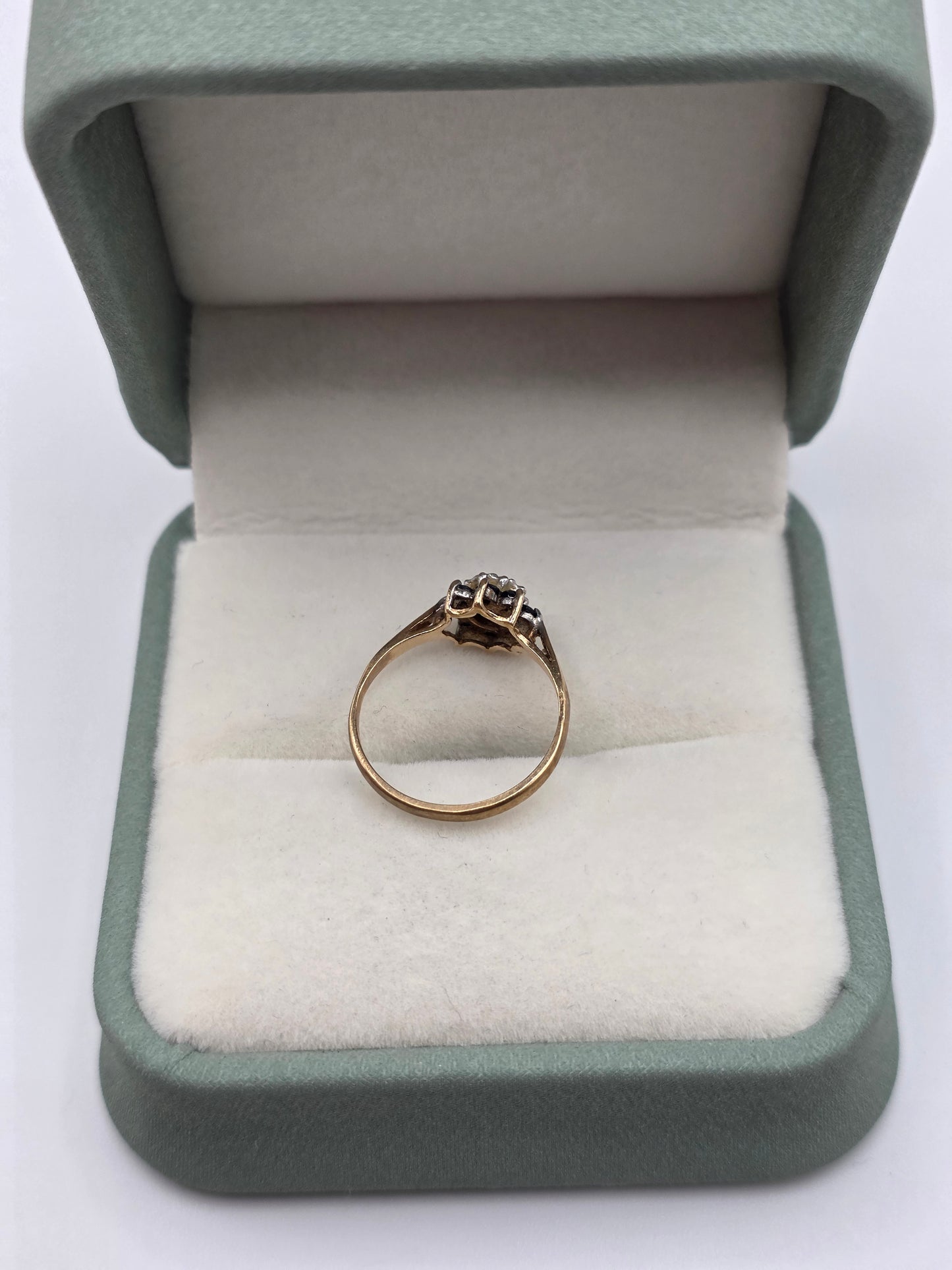 9ct gold sapphire and diamond ring