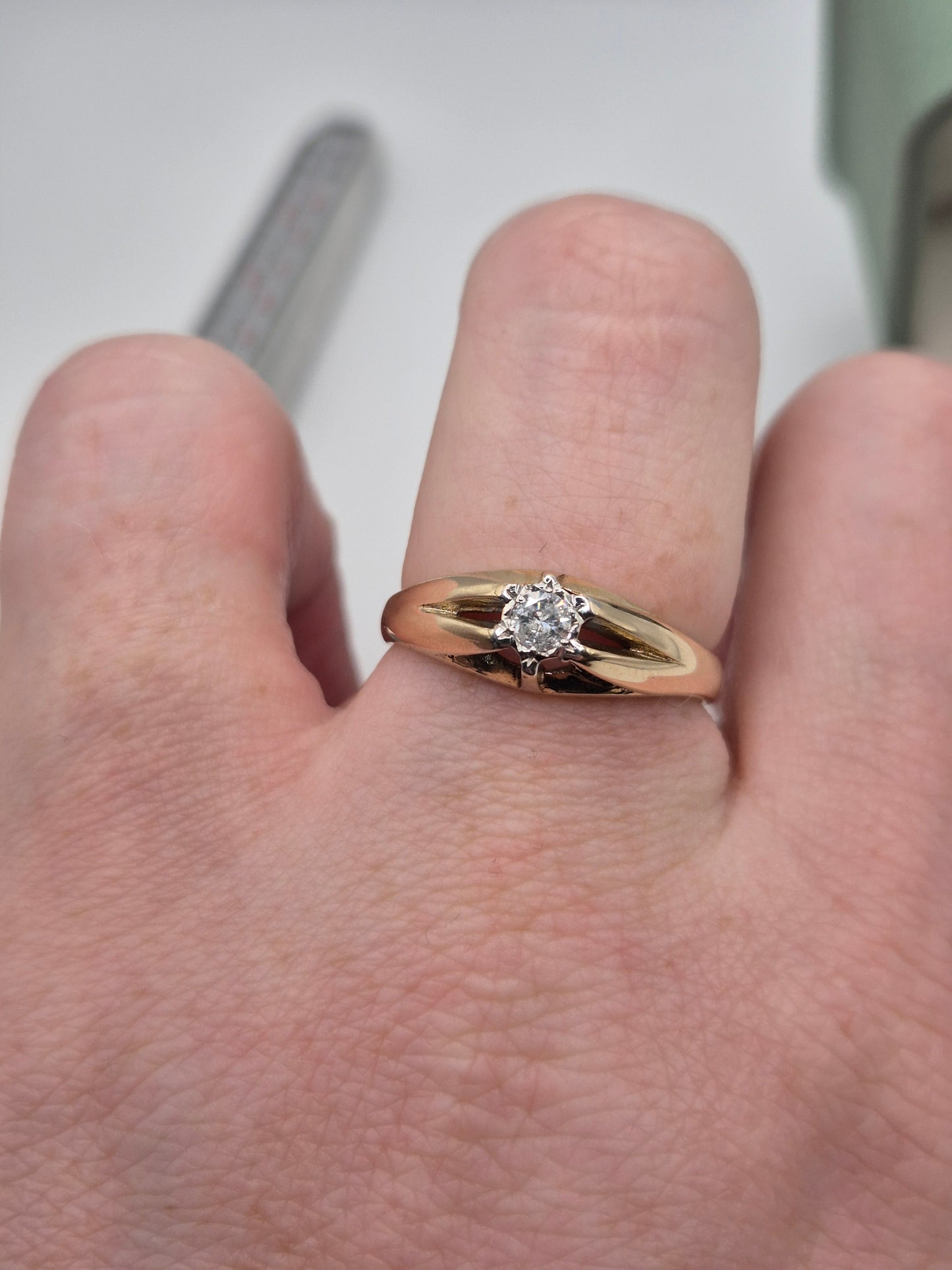 Heavy 9ct gold diamond gypsy ring