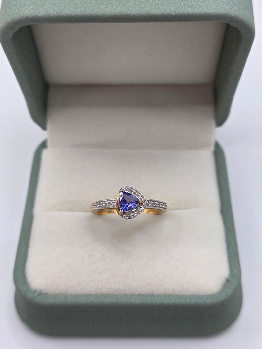 9ct gold tanzanite and zircon ring
