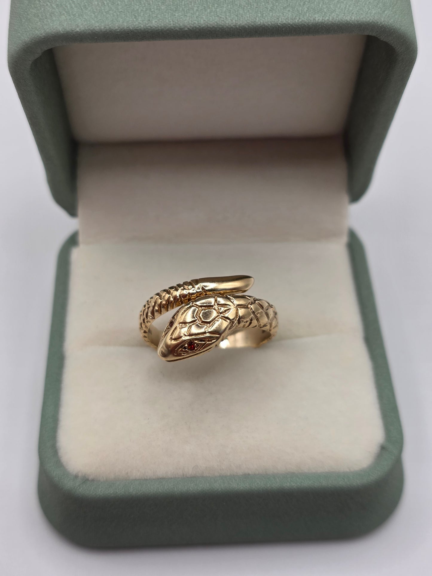9ct gold garnet snake ring