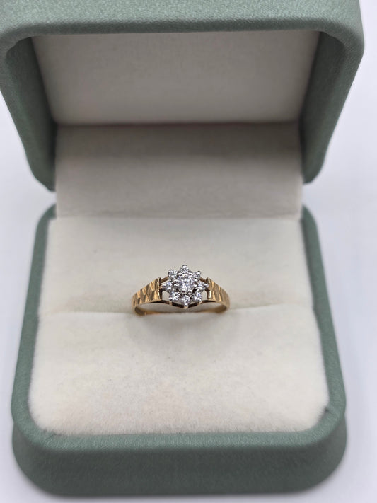 9ct gold cz cluster ring