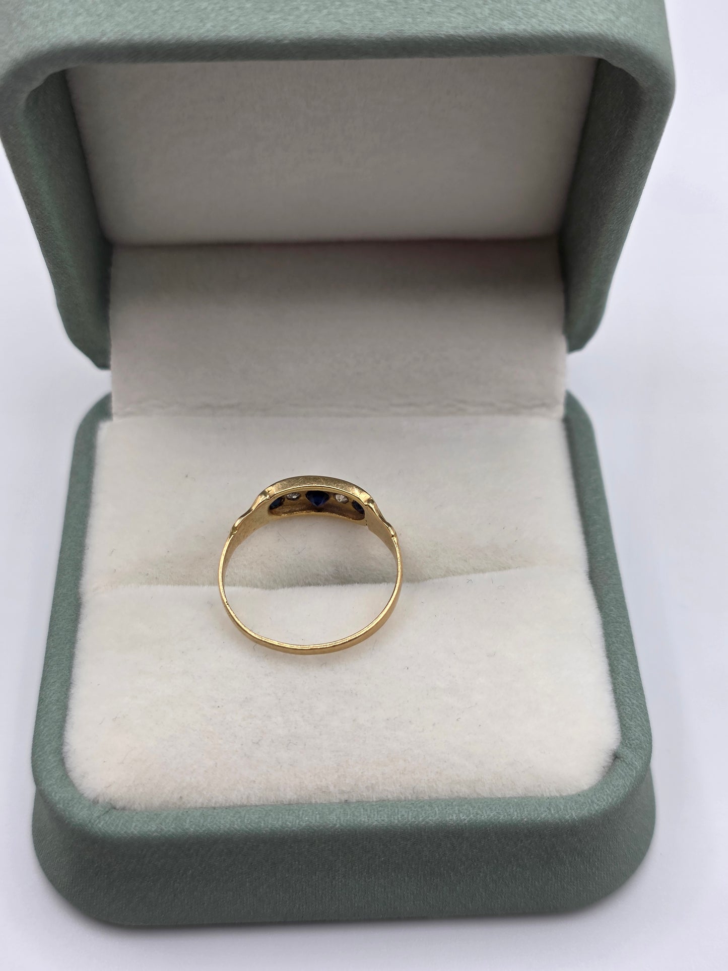 Antique 18ct gold sapphire and diamond ring