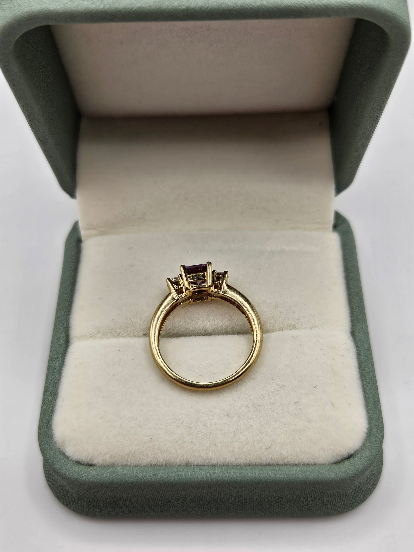 9ct gold amethyst and cz ring