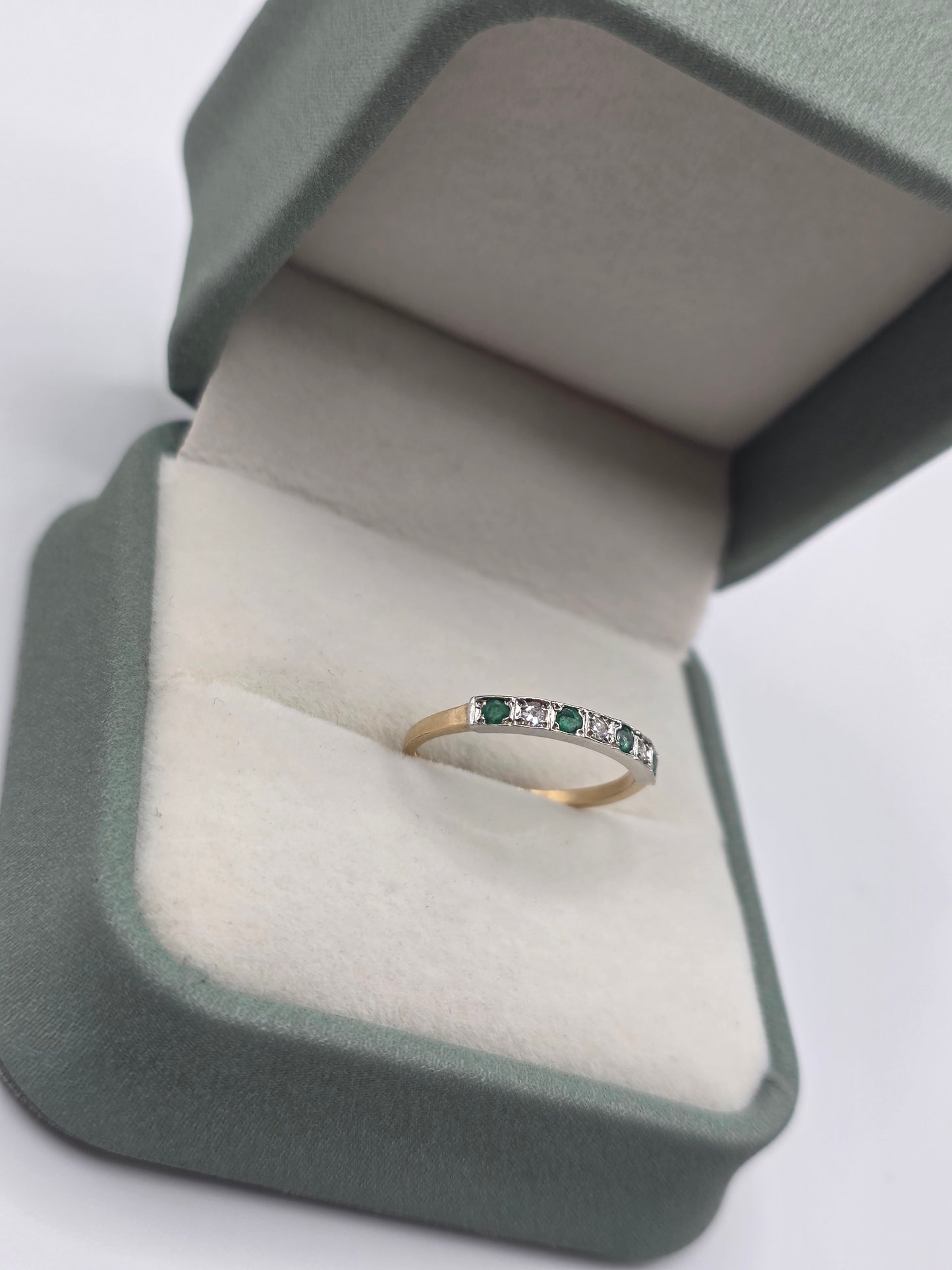 9ct gold emerald and diamond ring