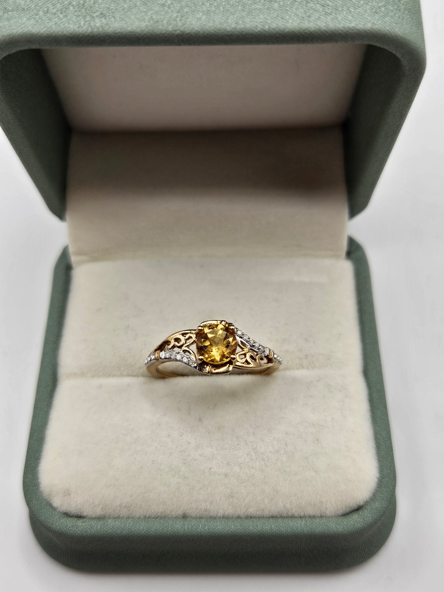 9ct gold citrine and diamond ring