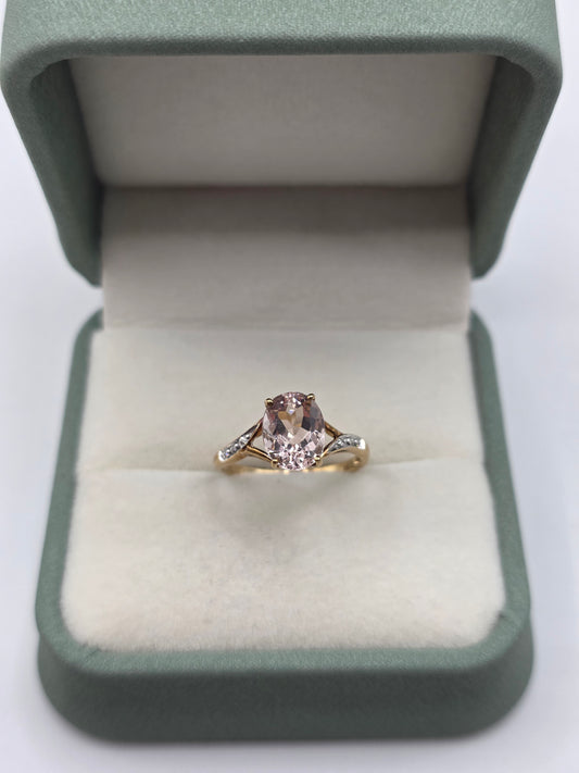 9ct gold morganite and diamond ring