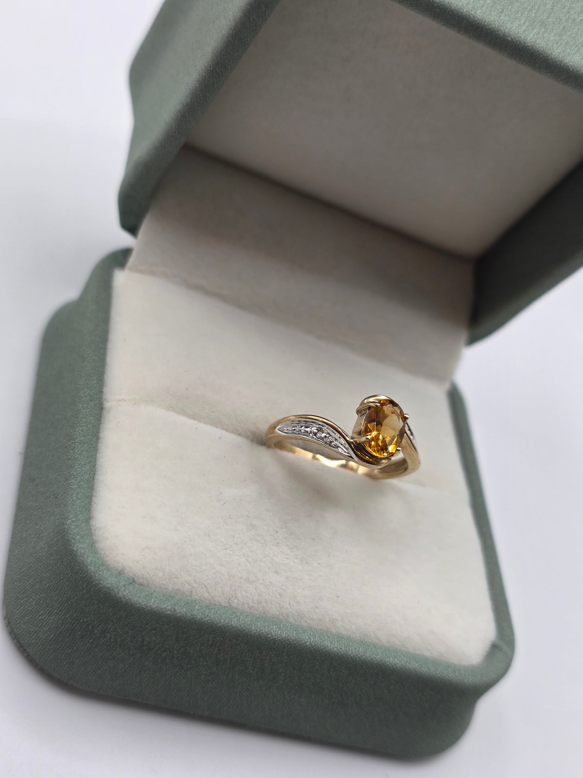 9ct gold citrine and diamond ring