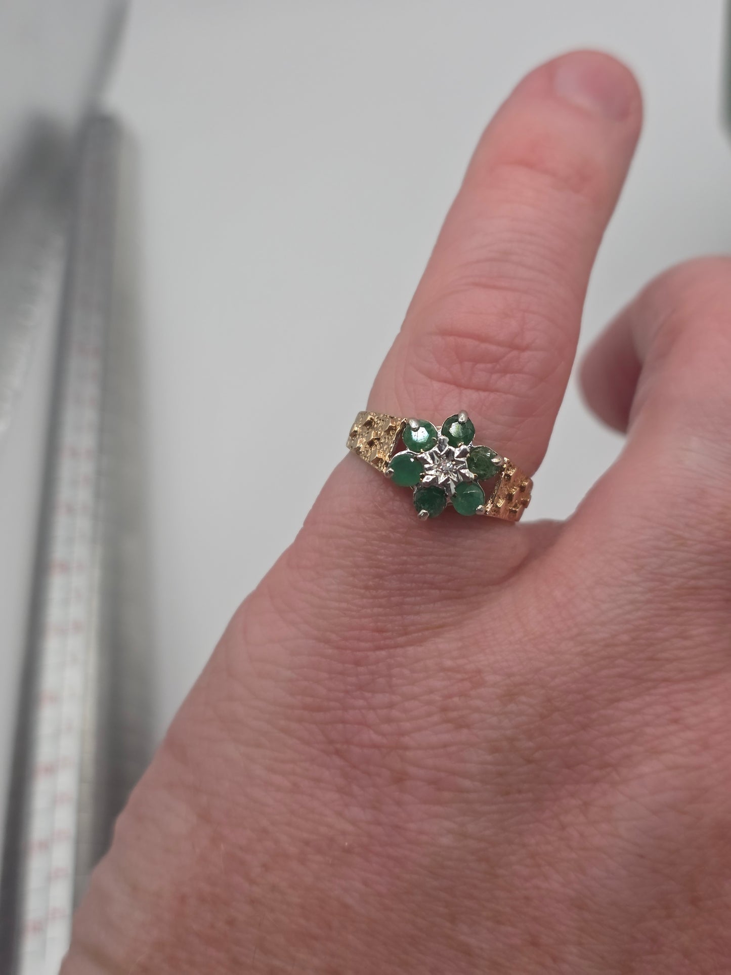 9ct gold emerald and diamond ring