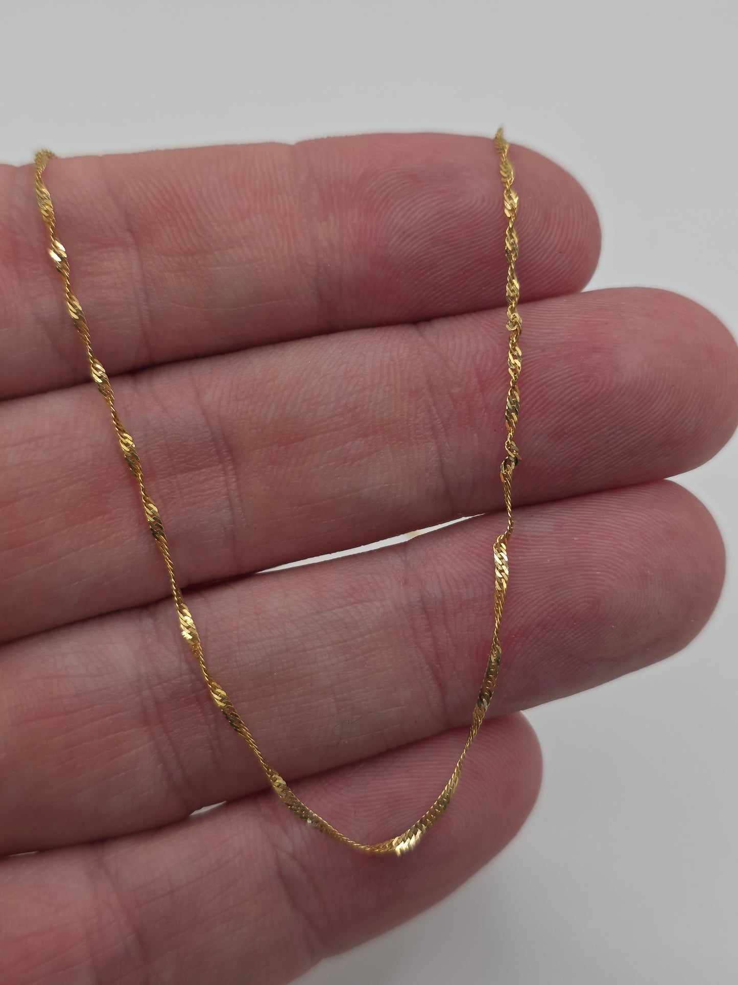 9ct gold twist link chain (70)