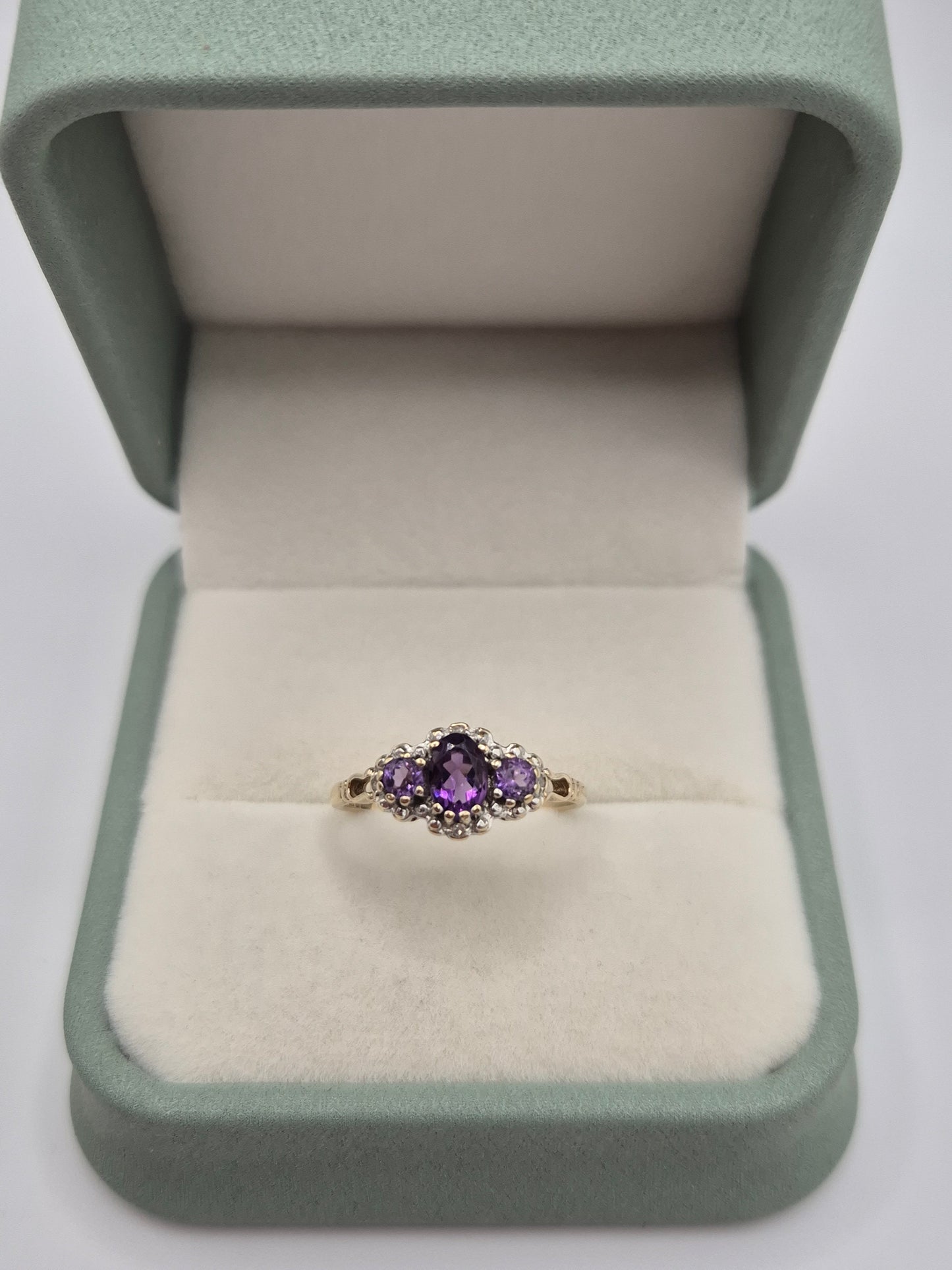 9ct gold amethyst and diamond ring