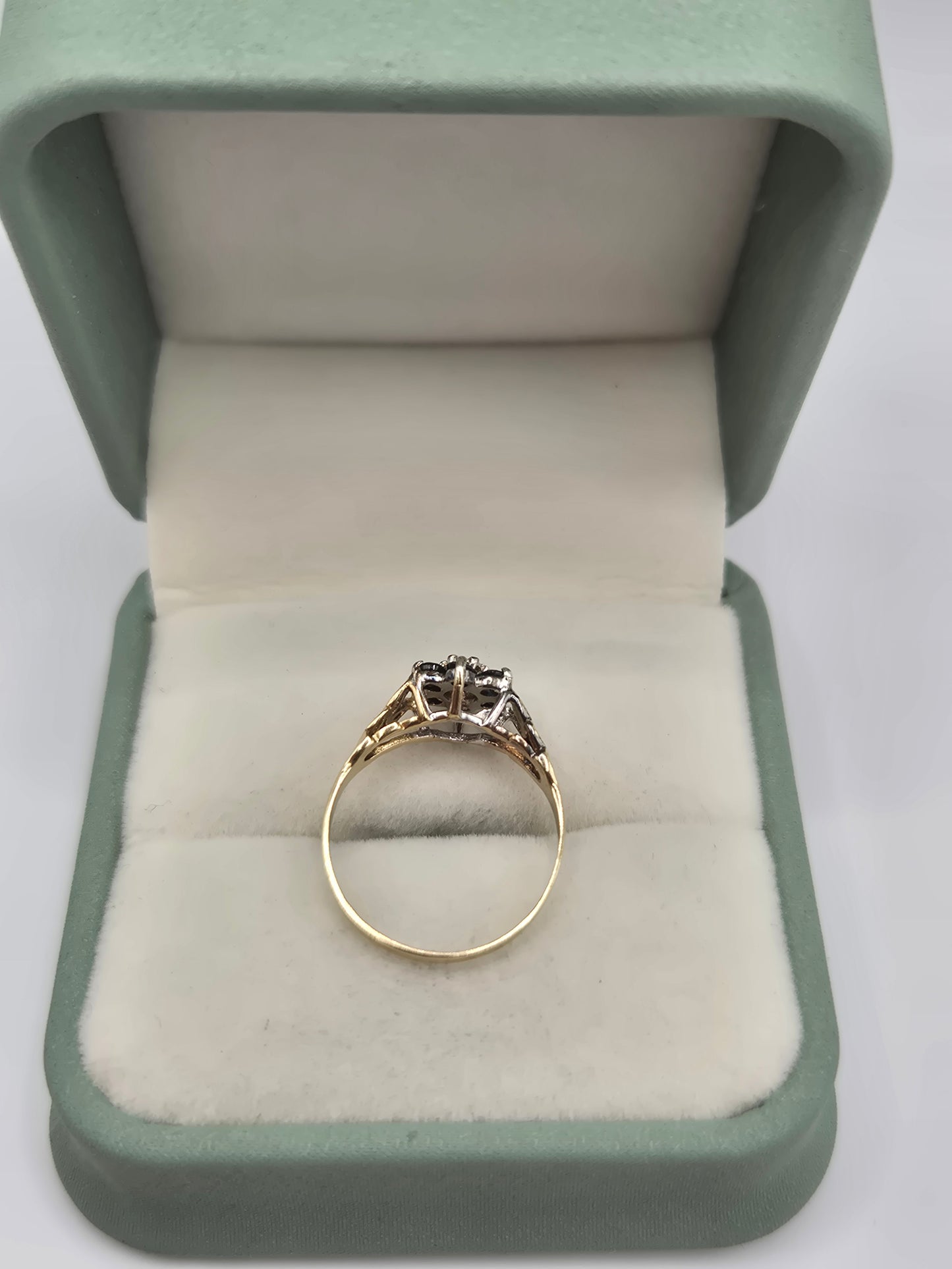 9ct gold sapphire and diamond ring
