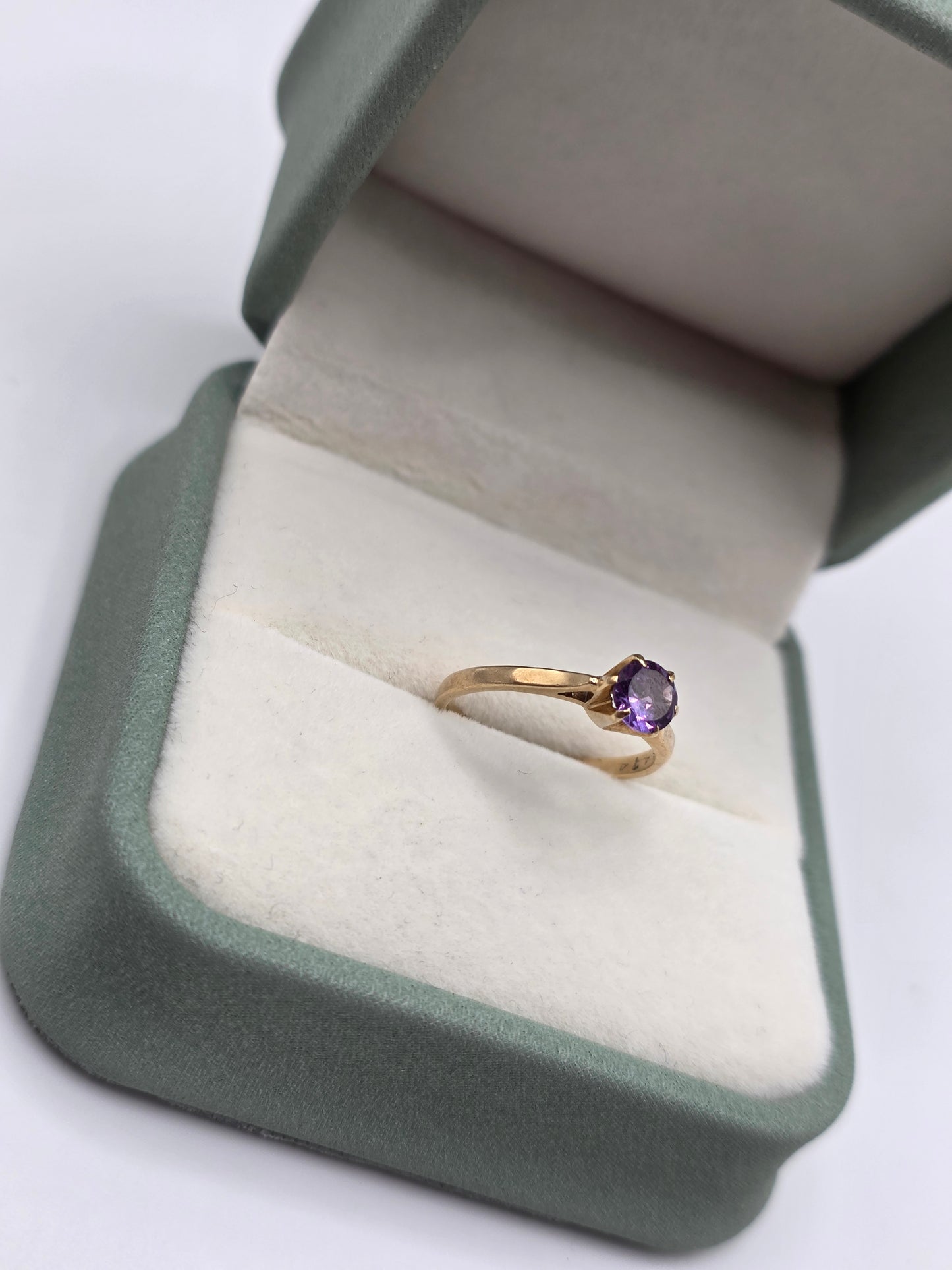 9ct gold amethyst ring
