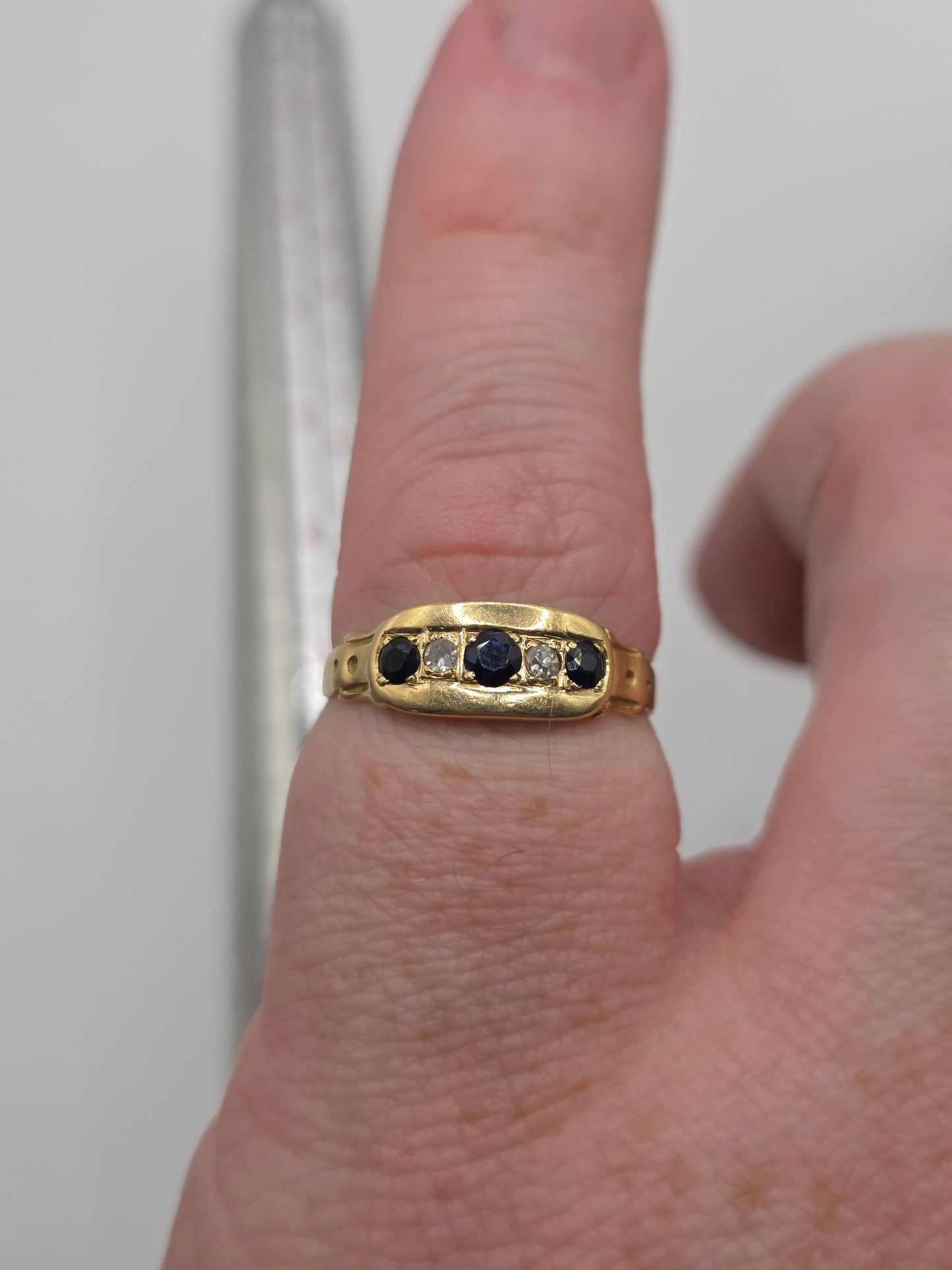 Antique 18ct gold sapphire and diamond ring