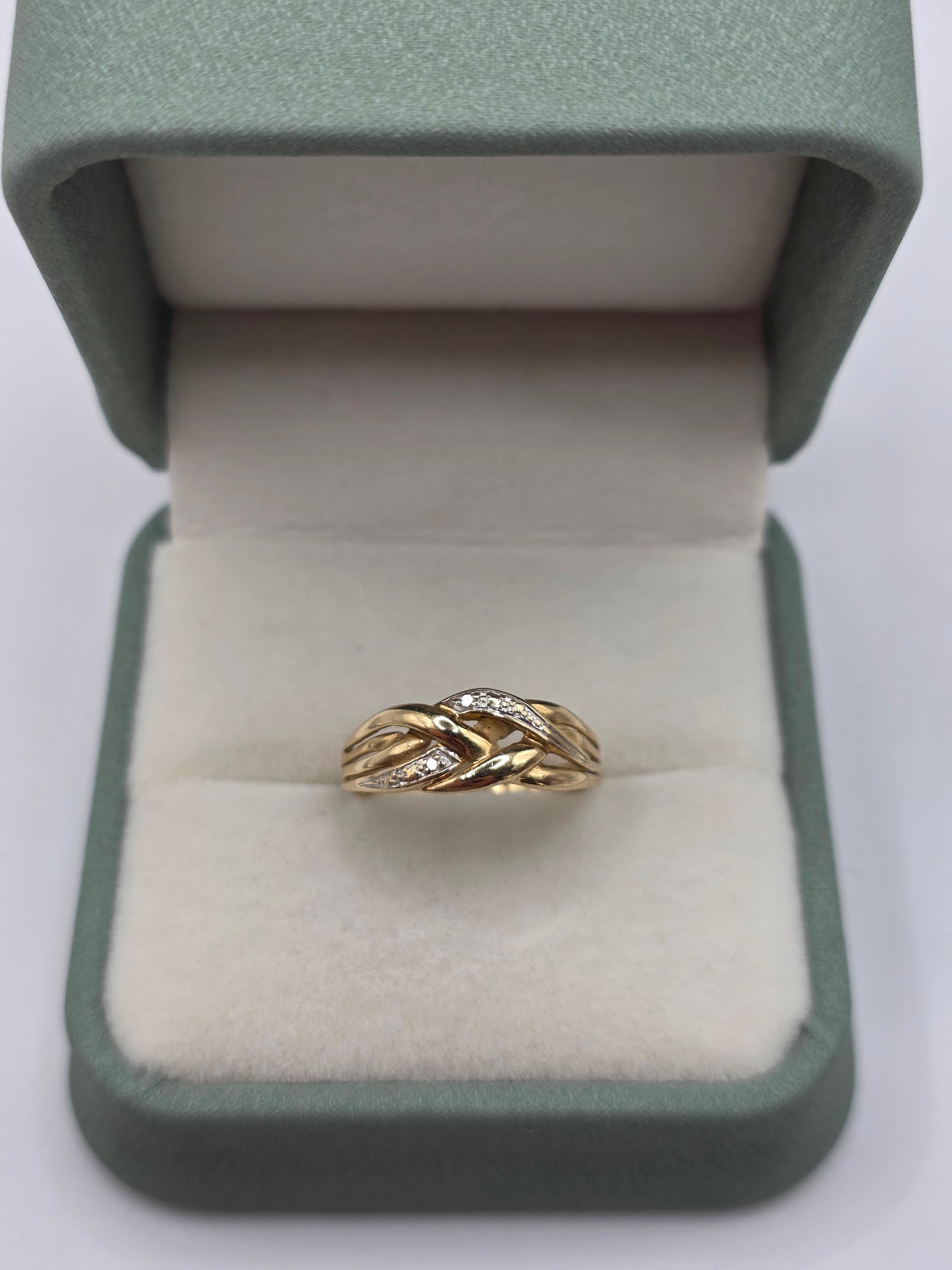 9ct gold diamond ring