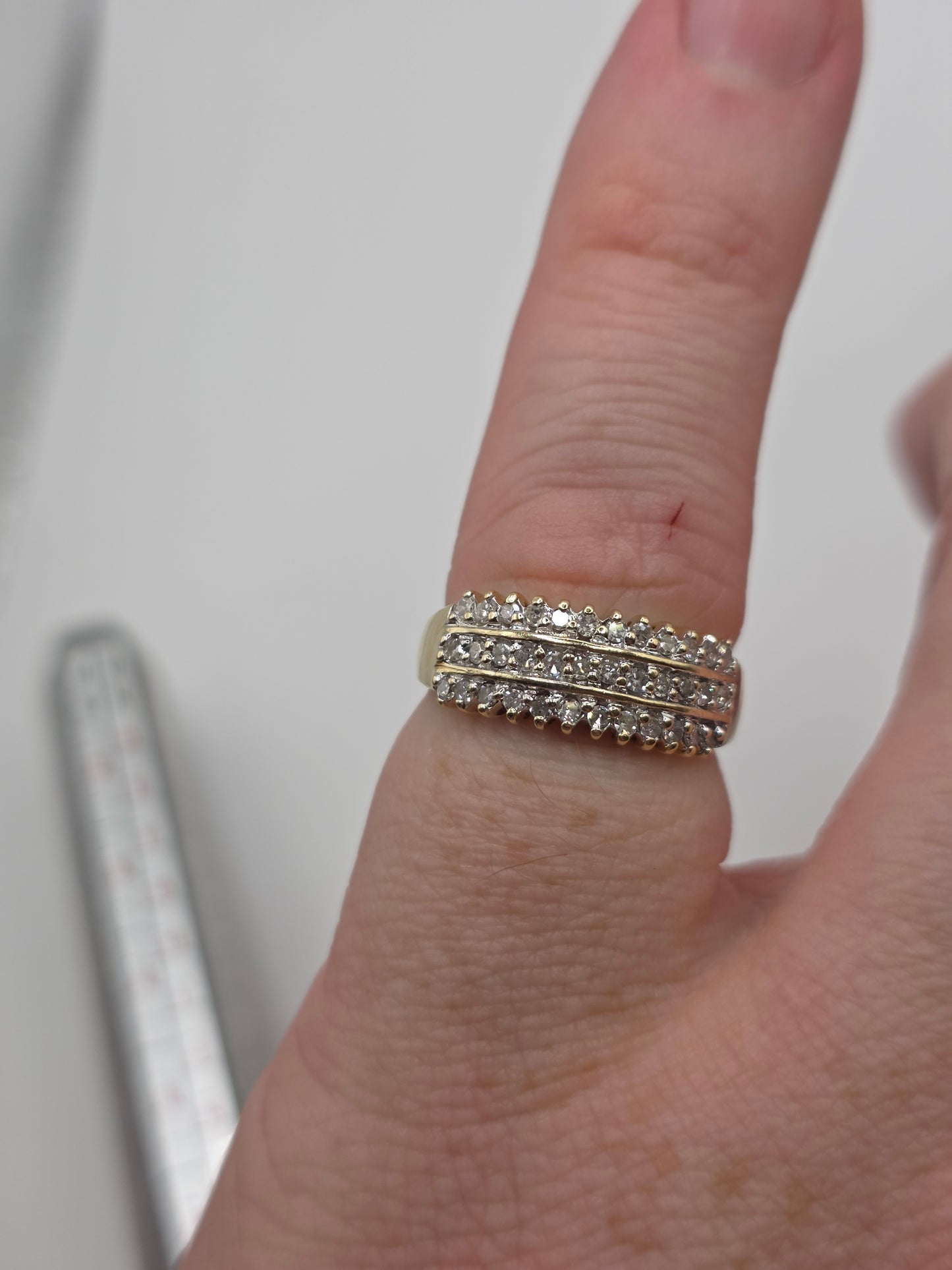 9ct gold diamond ring