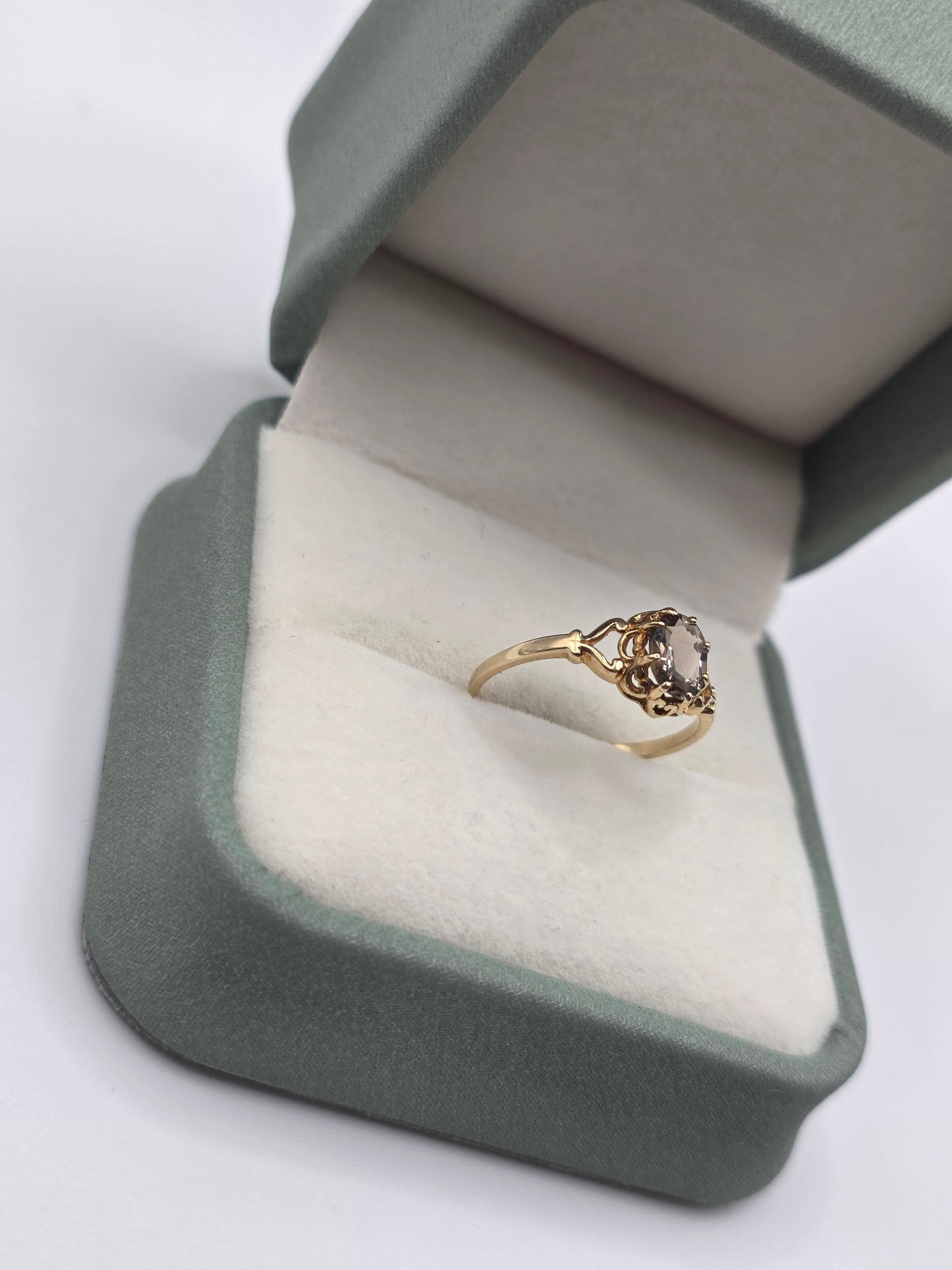 9ct gold smokey quartz ring