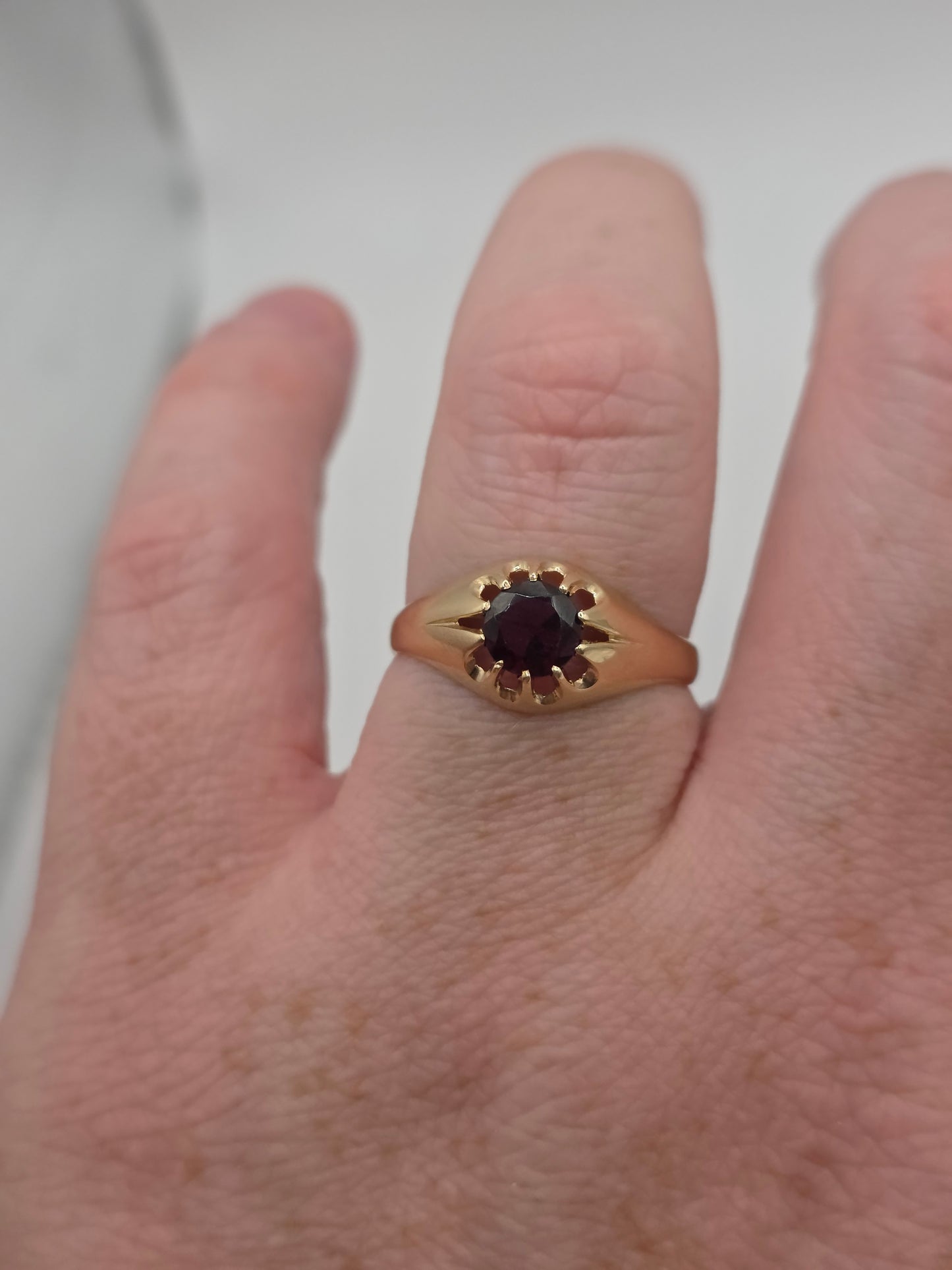 9ct gold garnet gypsy ring