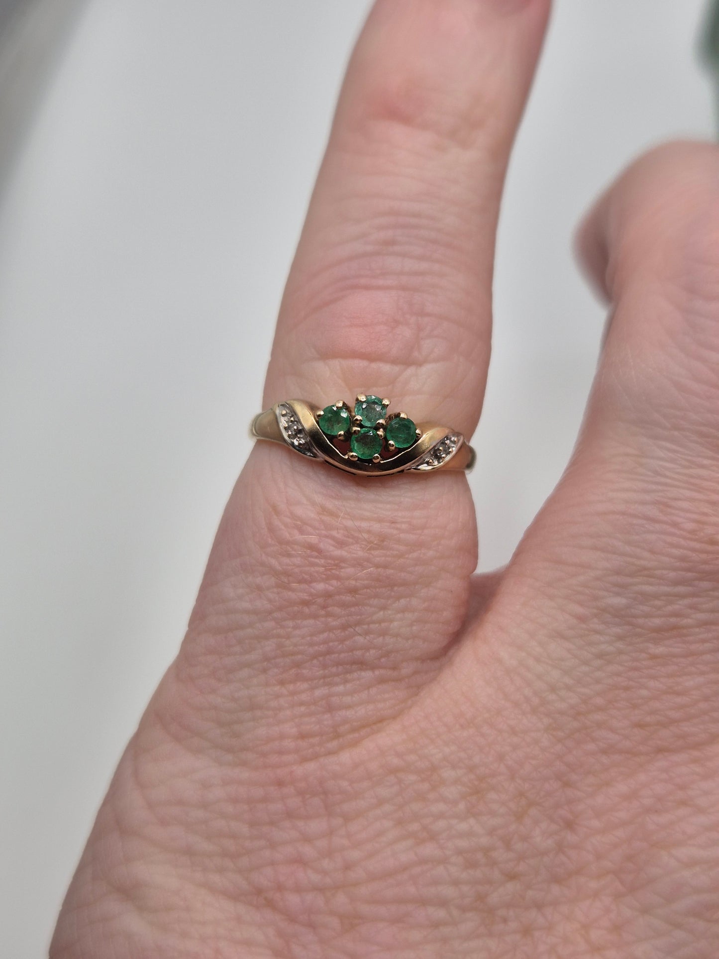 9ct gold emerald and diamond ring