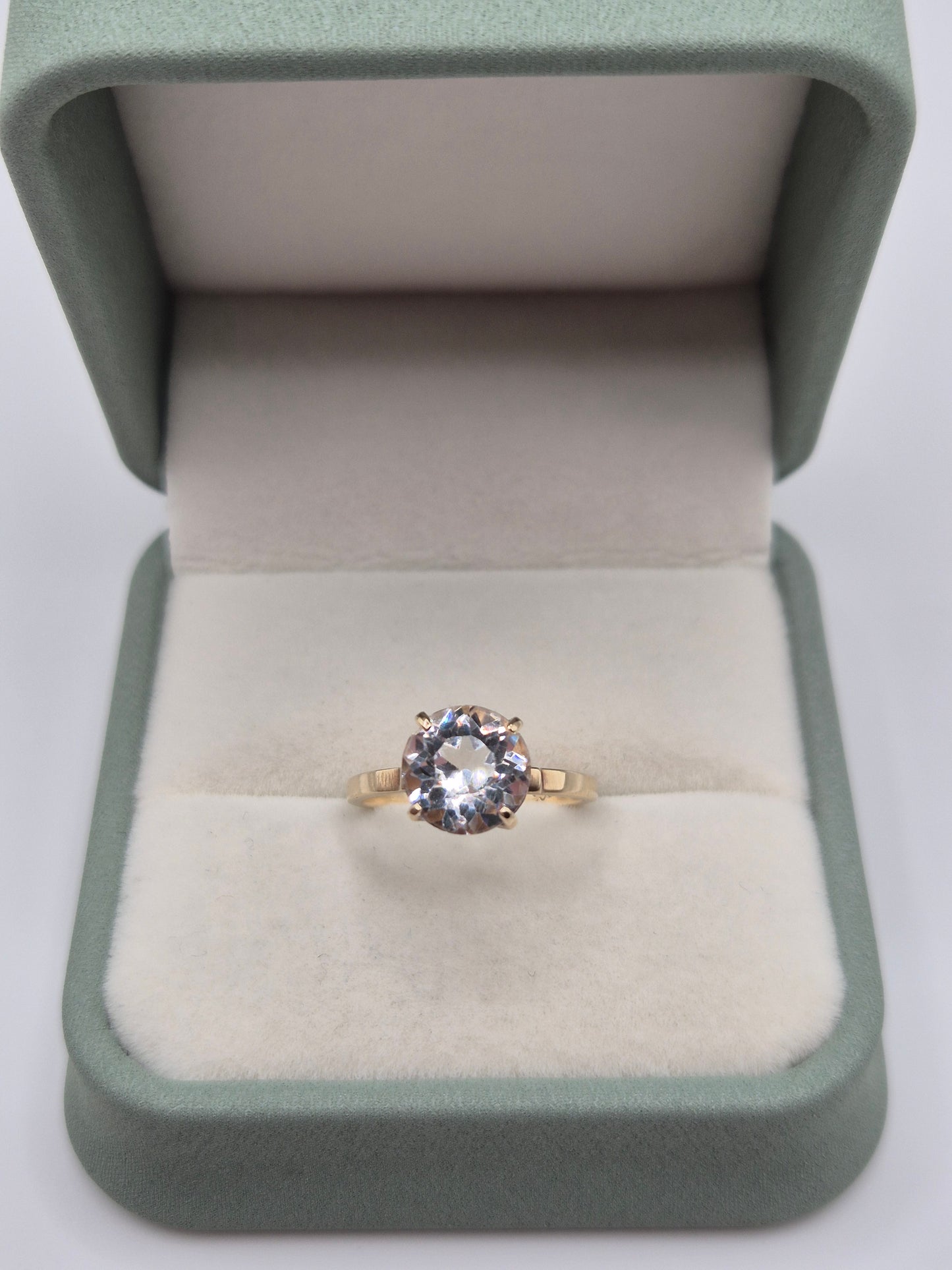 9ct gold cz ring