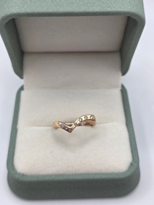 9ct gold diamond ring