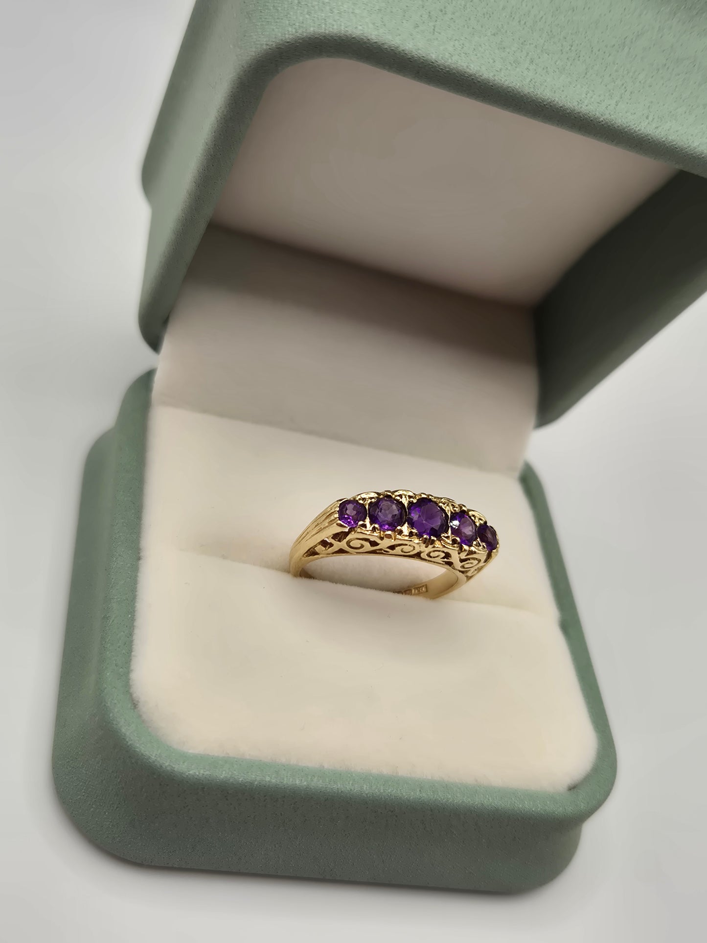 9ct gold amethyst ring
