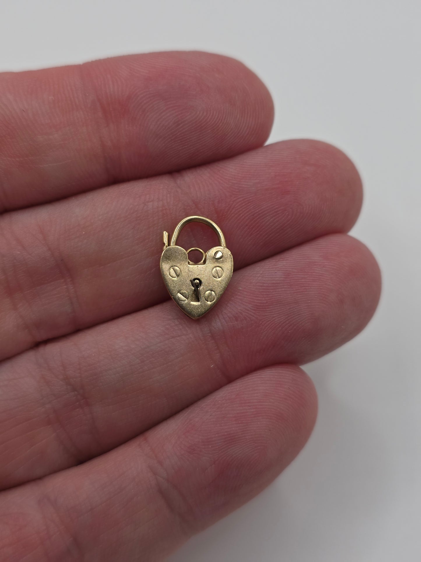 9ct gold padlock 54