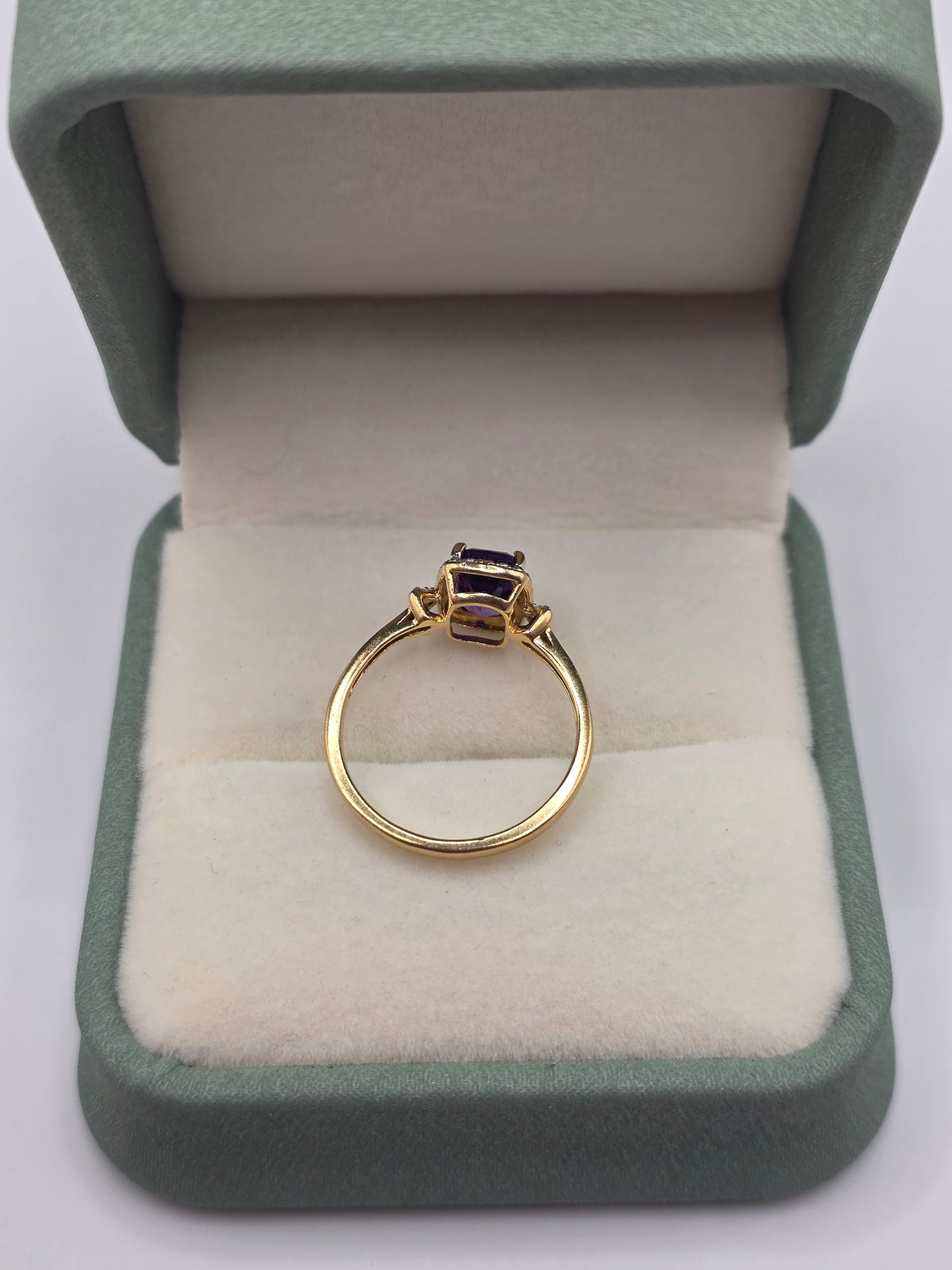 9ct gold amethyst and diamond ring