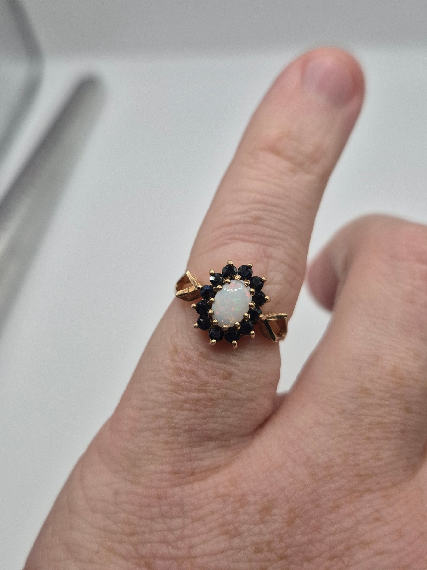 9ct gold opal and sapphire ring