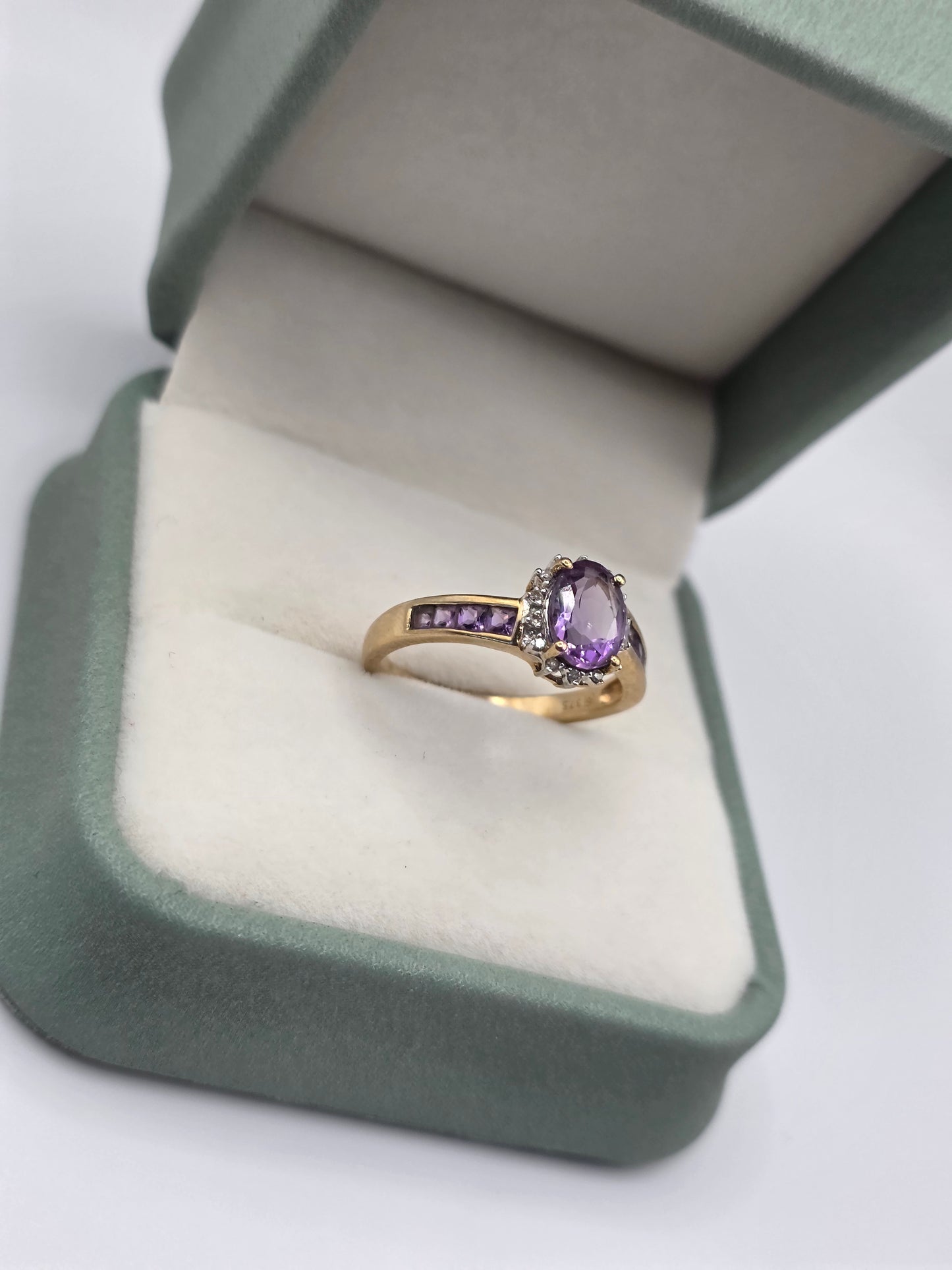 9ct gold amethyst and diamond ring