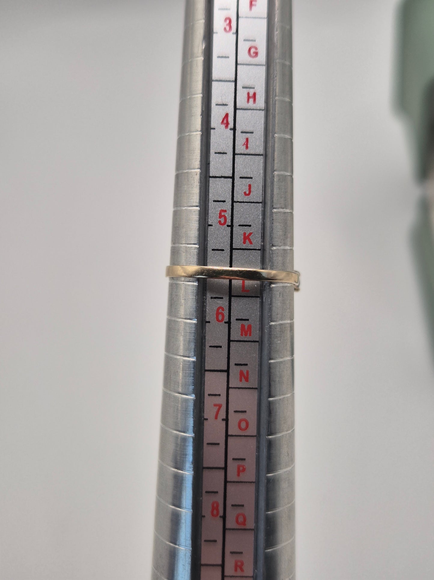 9ct gold amethyst and cz ring