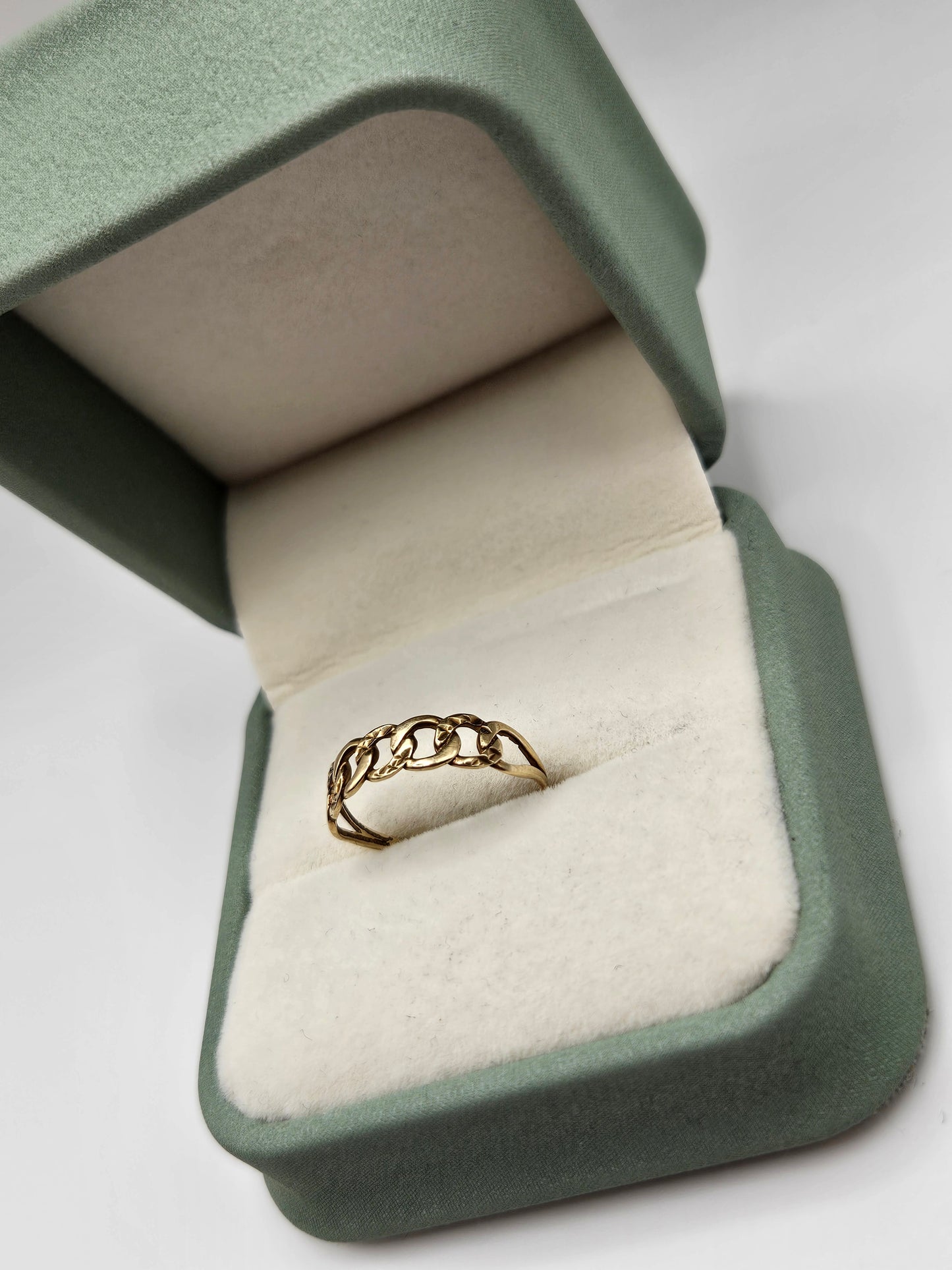 9ct gold ring