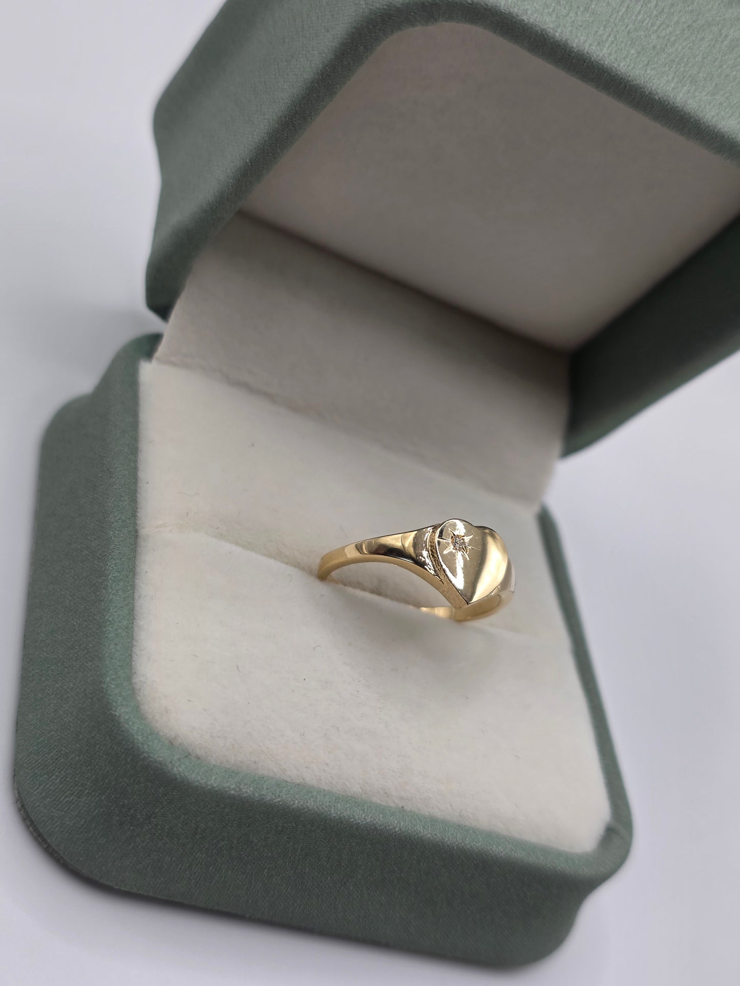 9ct gold diamond heart signet ring