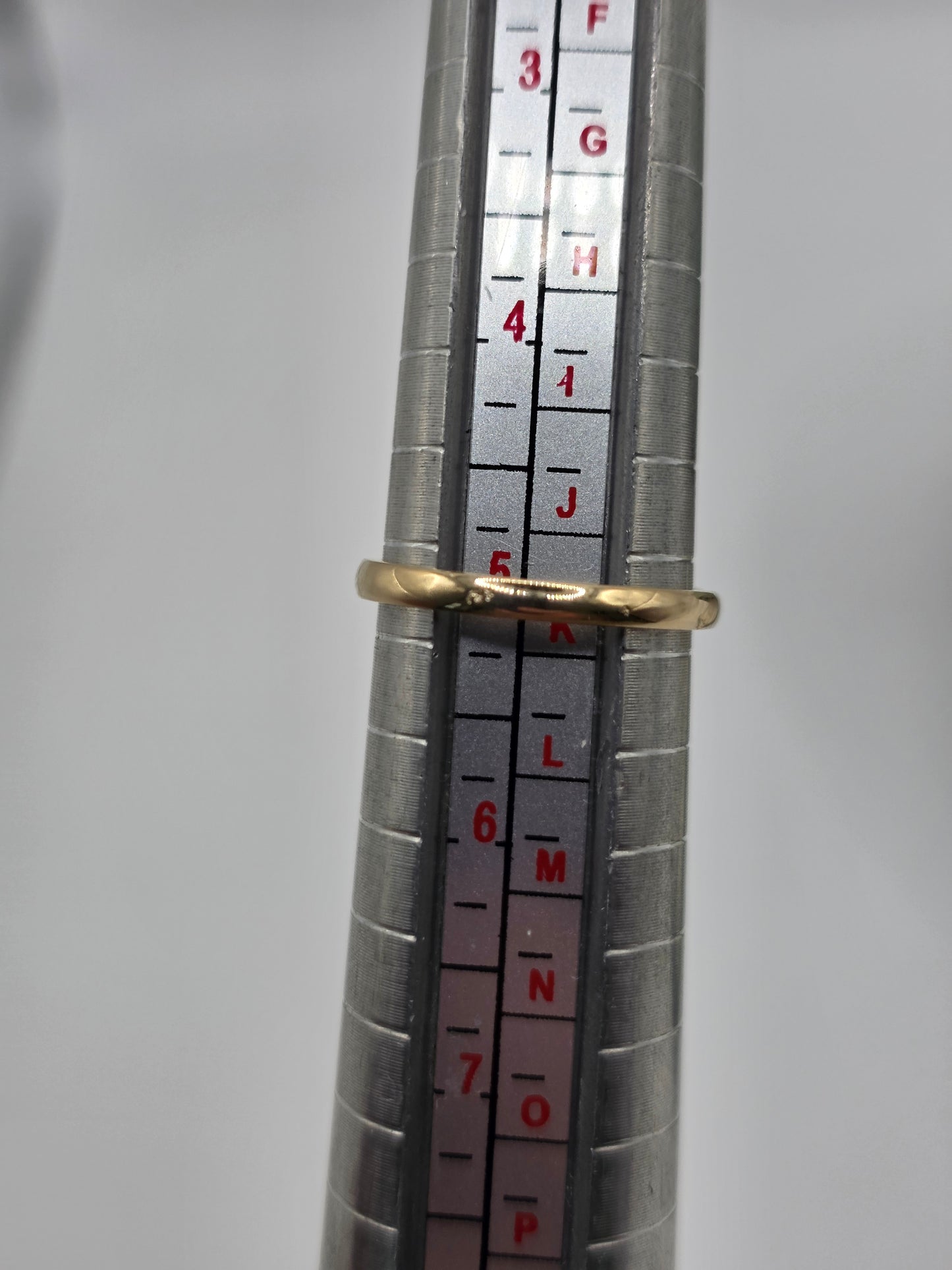 9ct gold torque ring