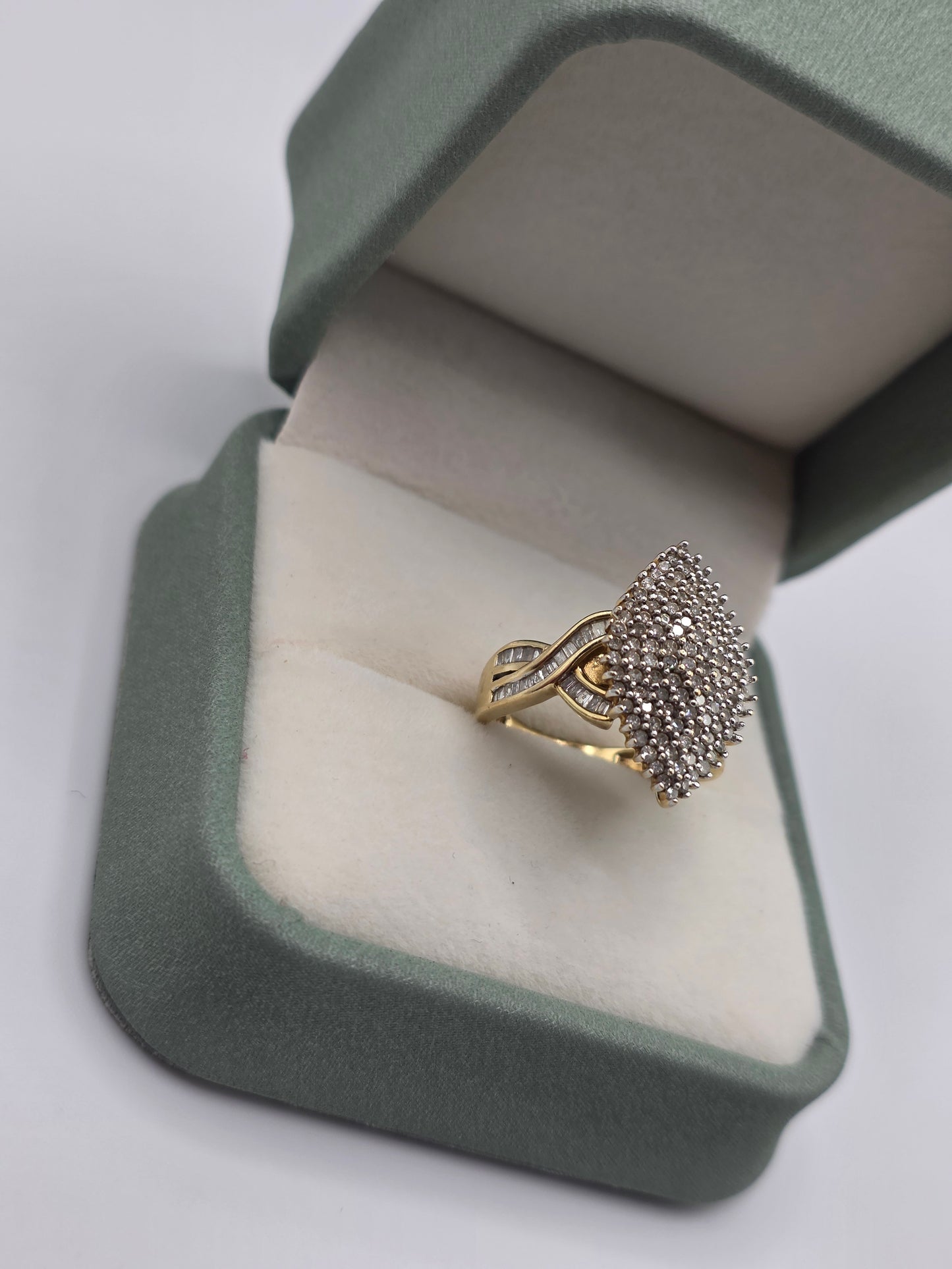 Heavy 9ct gold diamond cluster ring