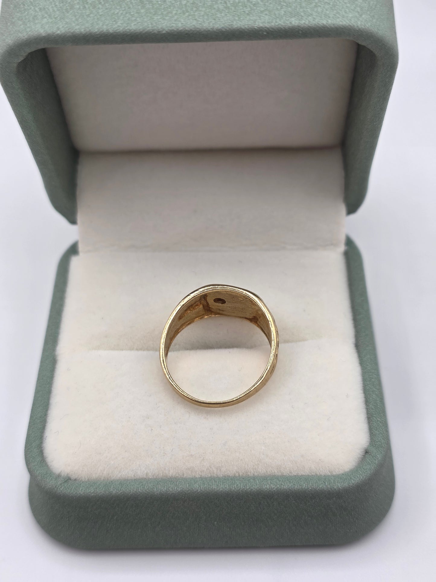 9ct gold diamond lion signet ring