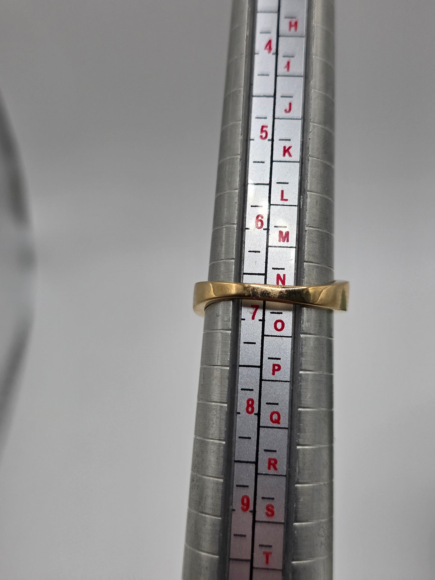 9ct gold diamond ring