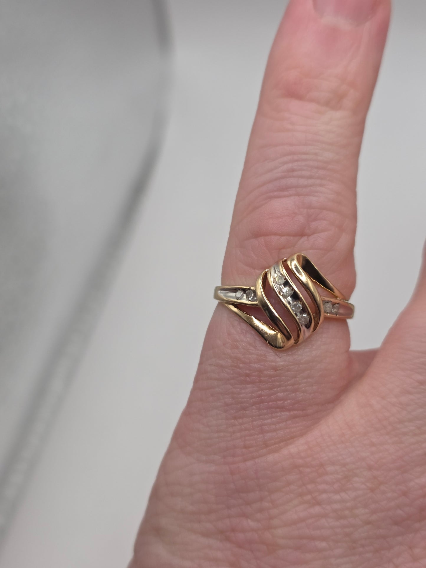 9ct gold diamond ring