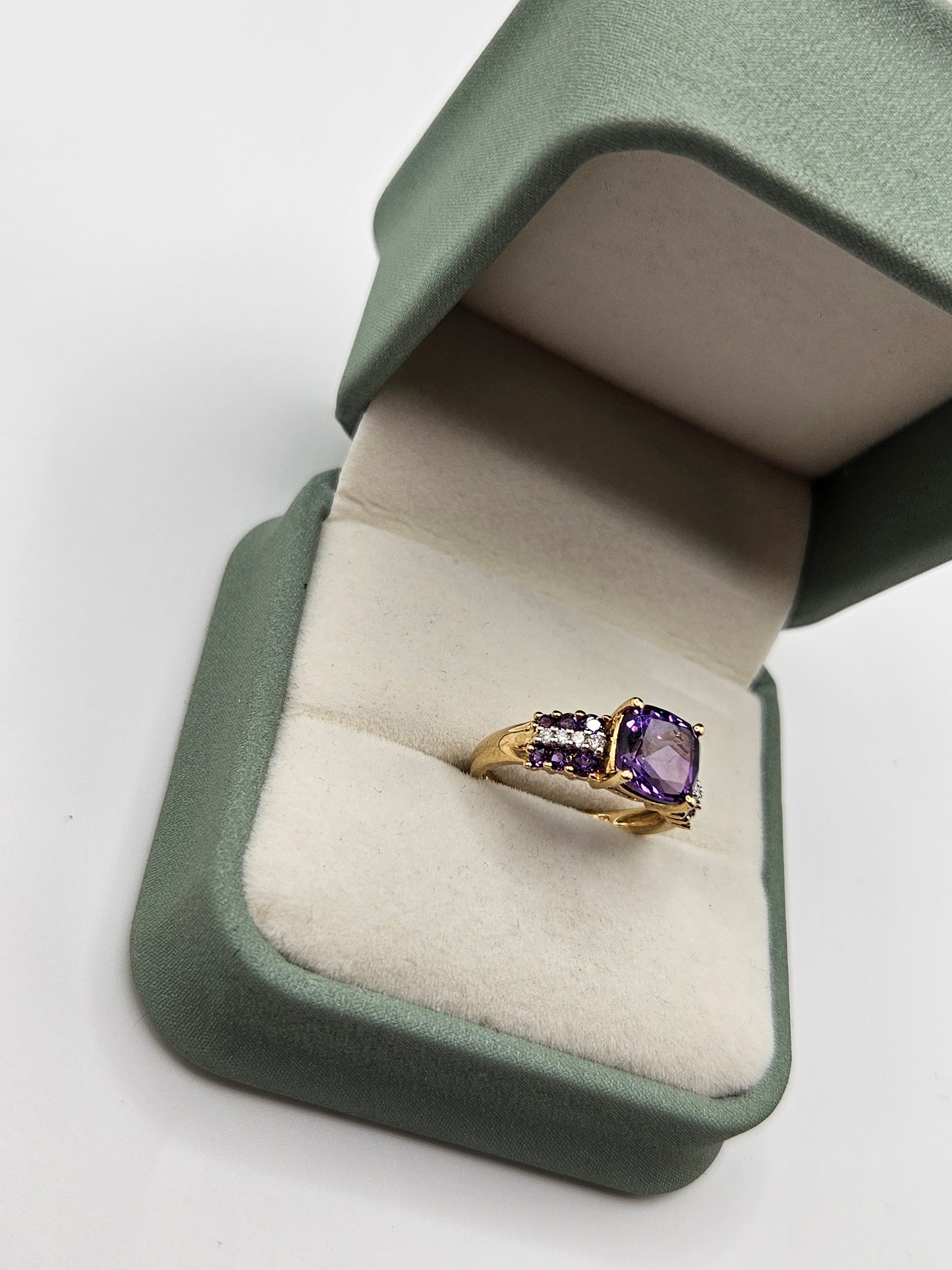 9ct gold amethyst and diamond ring