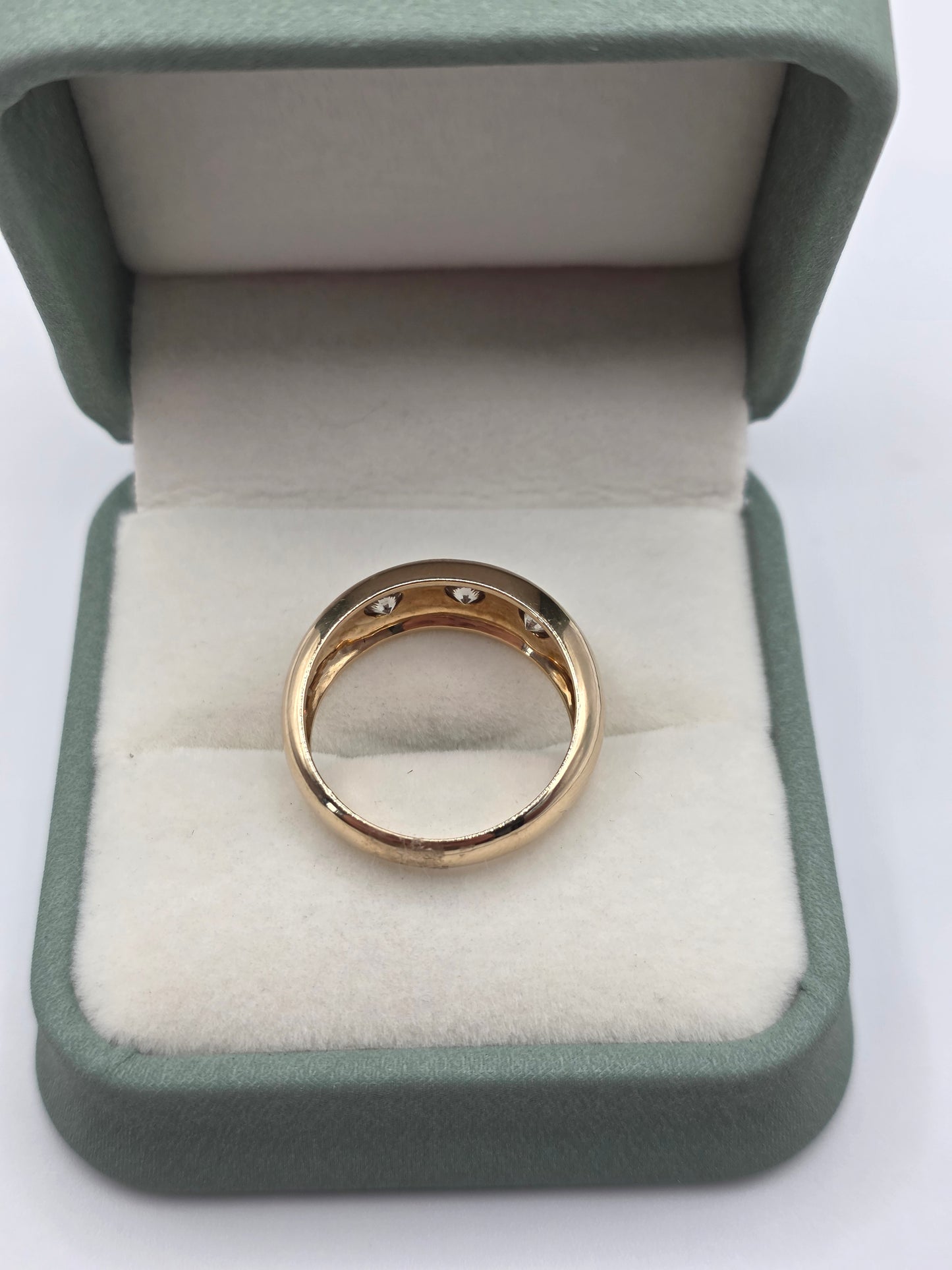9ct gold cz ring