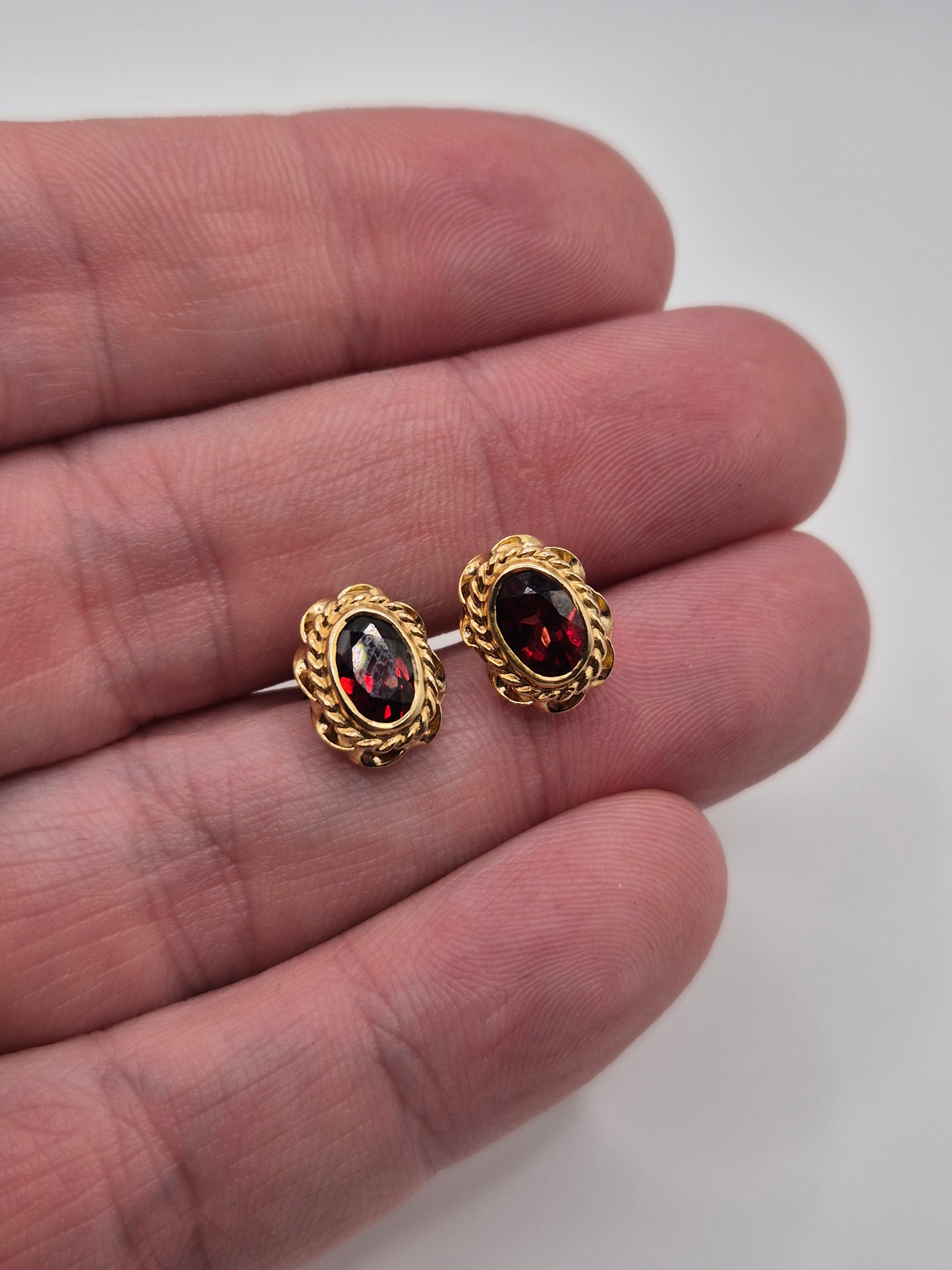 9ct gold garnet earrings