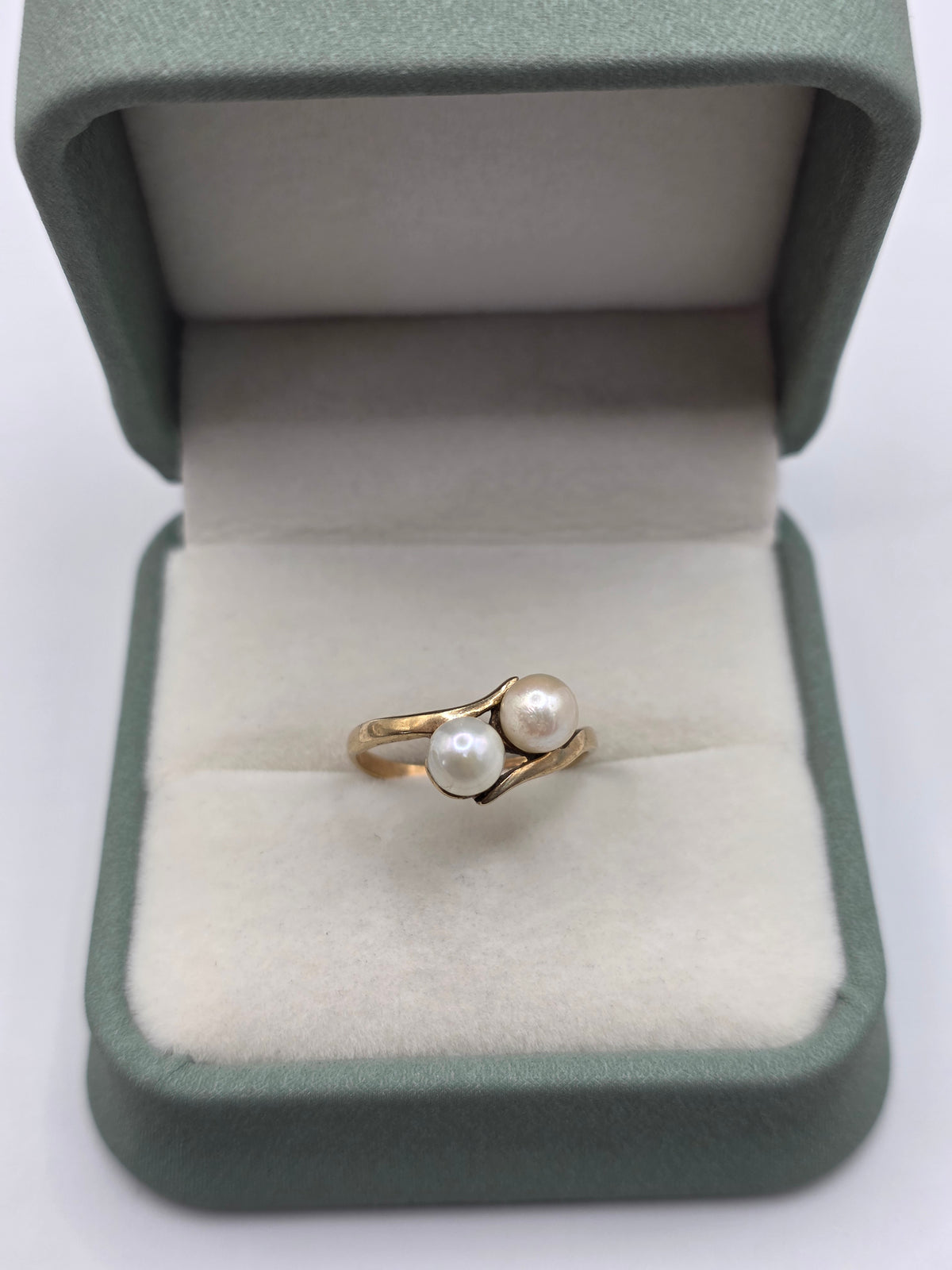9ct gold pearl ring