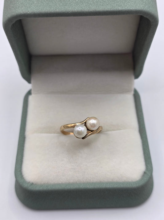 9ct gold pearl ring
