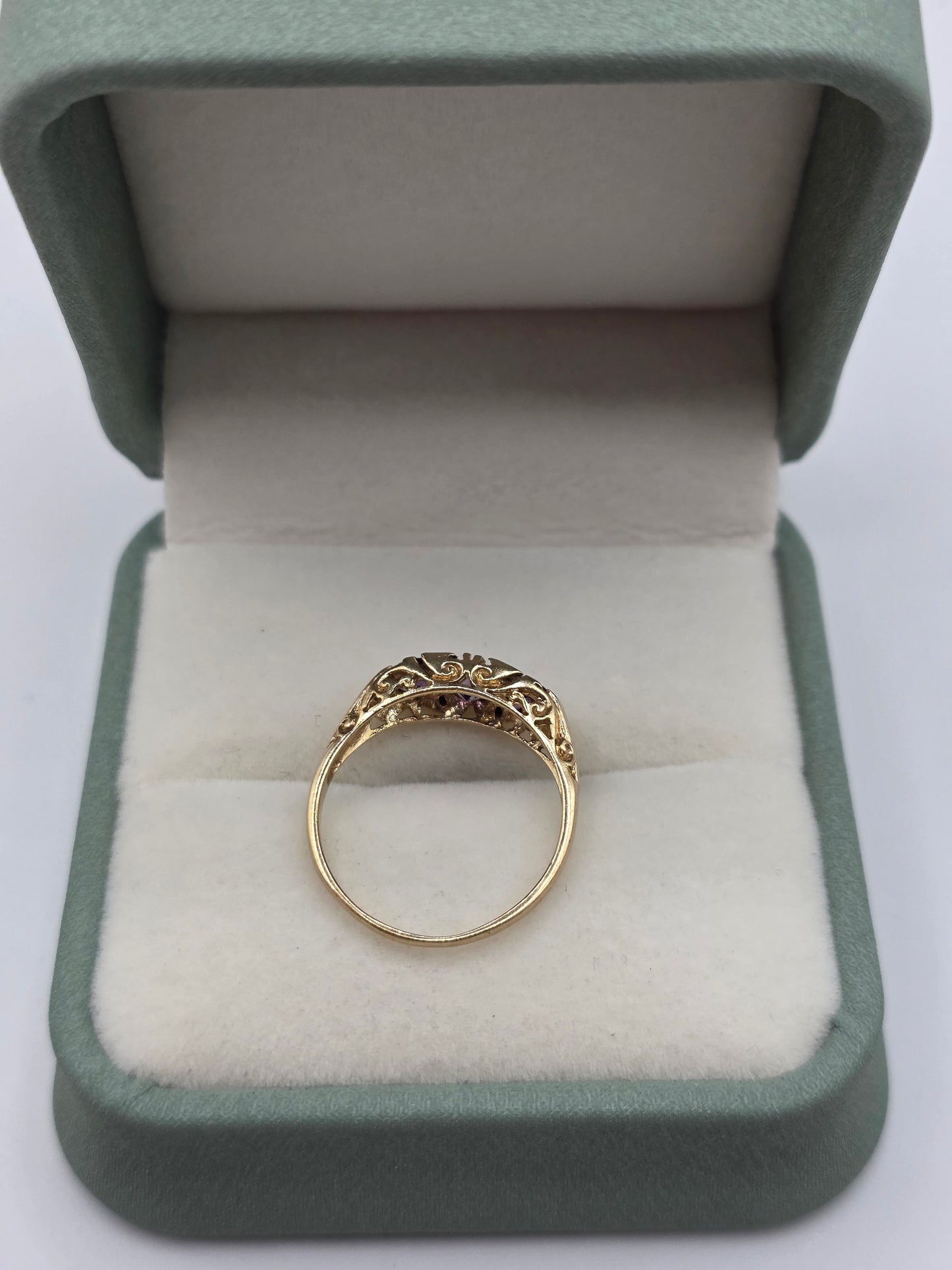 9ct gold amethyst and diamond ring