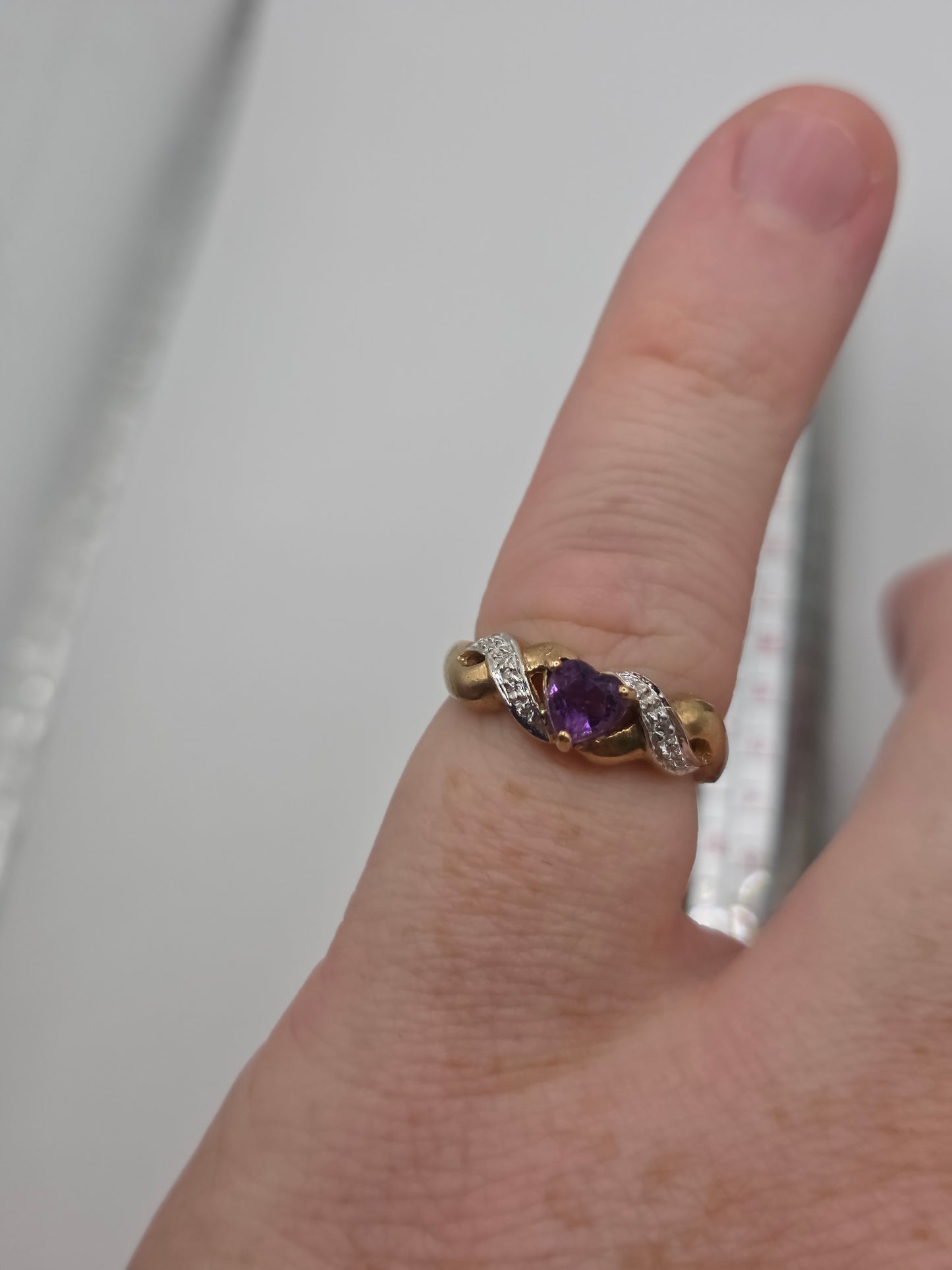9ct gold amethyst and diamond ring