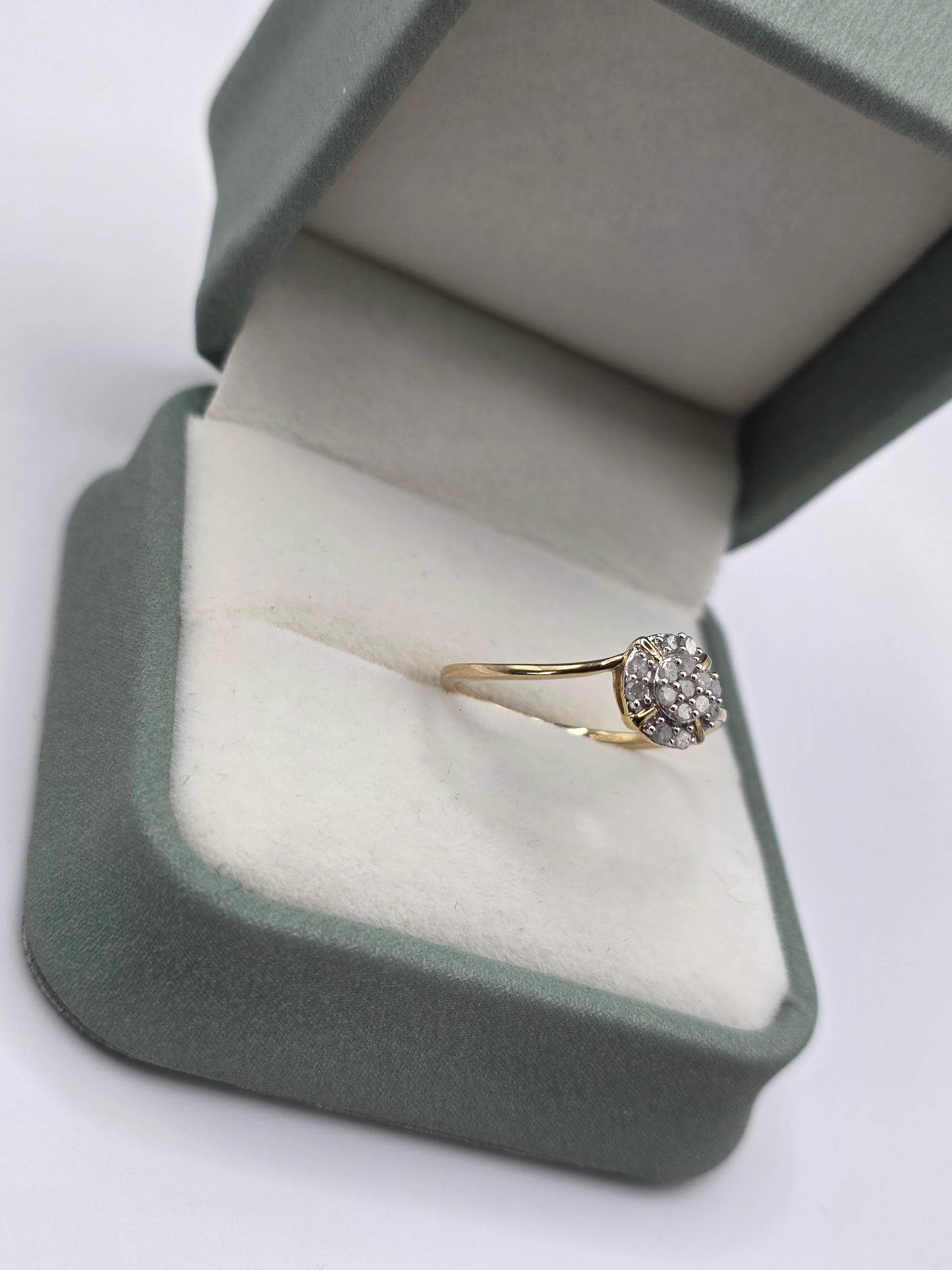 9ct gold diamond ring