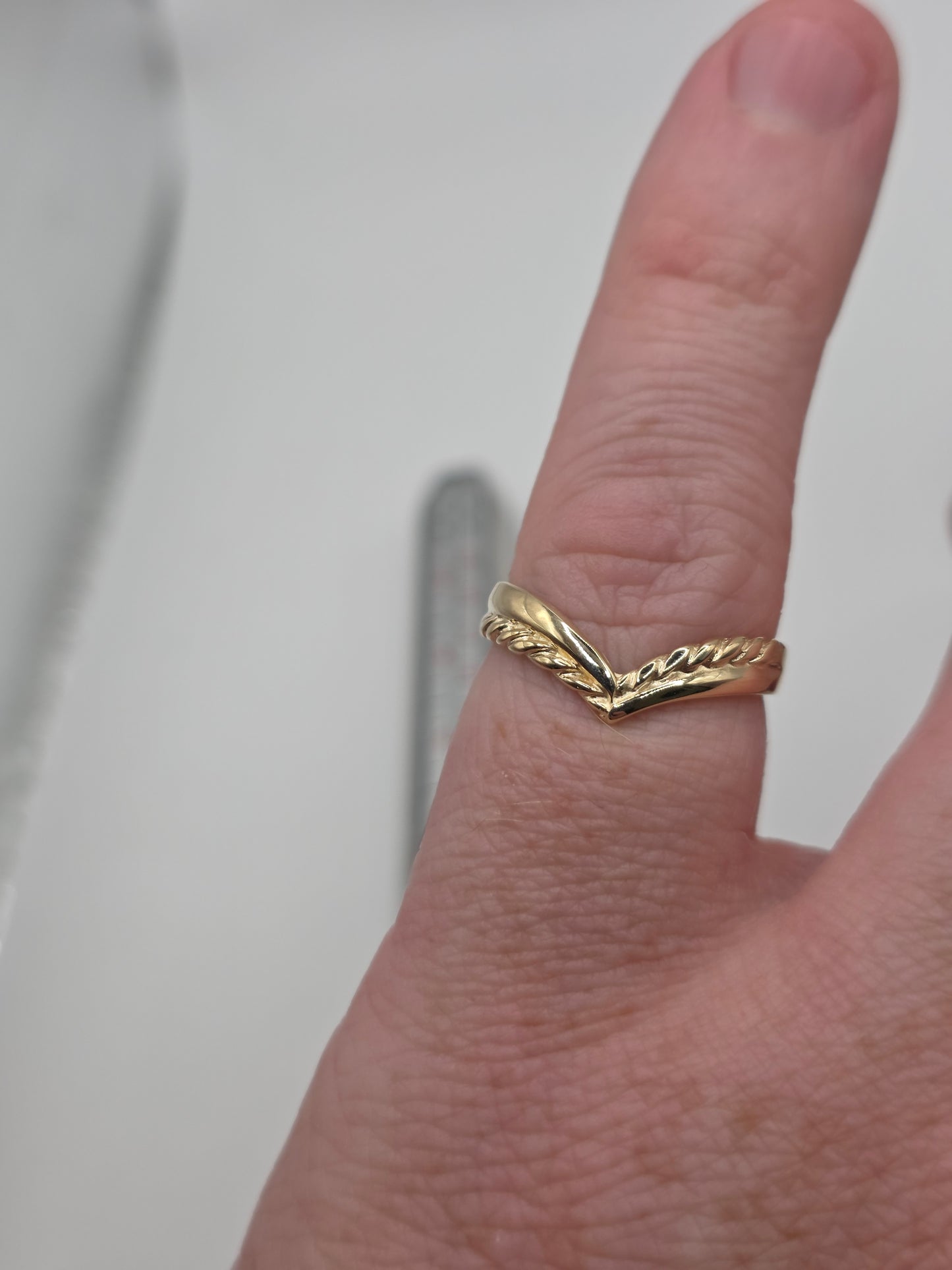 9ct gold wishbone ring