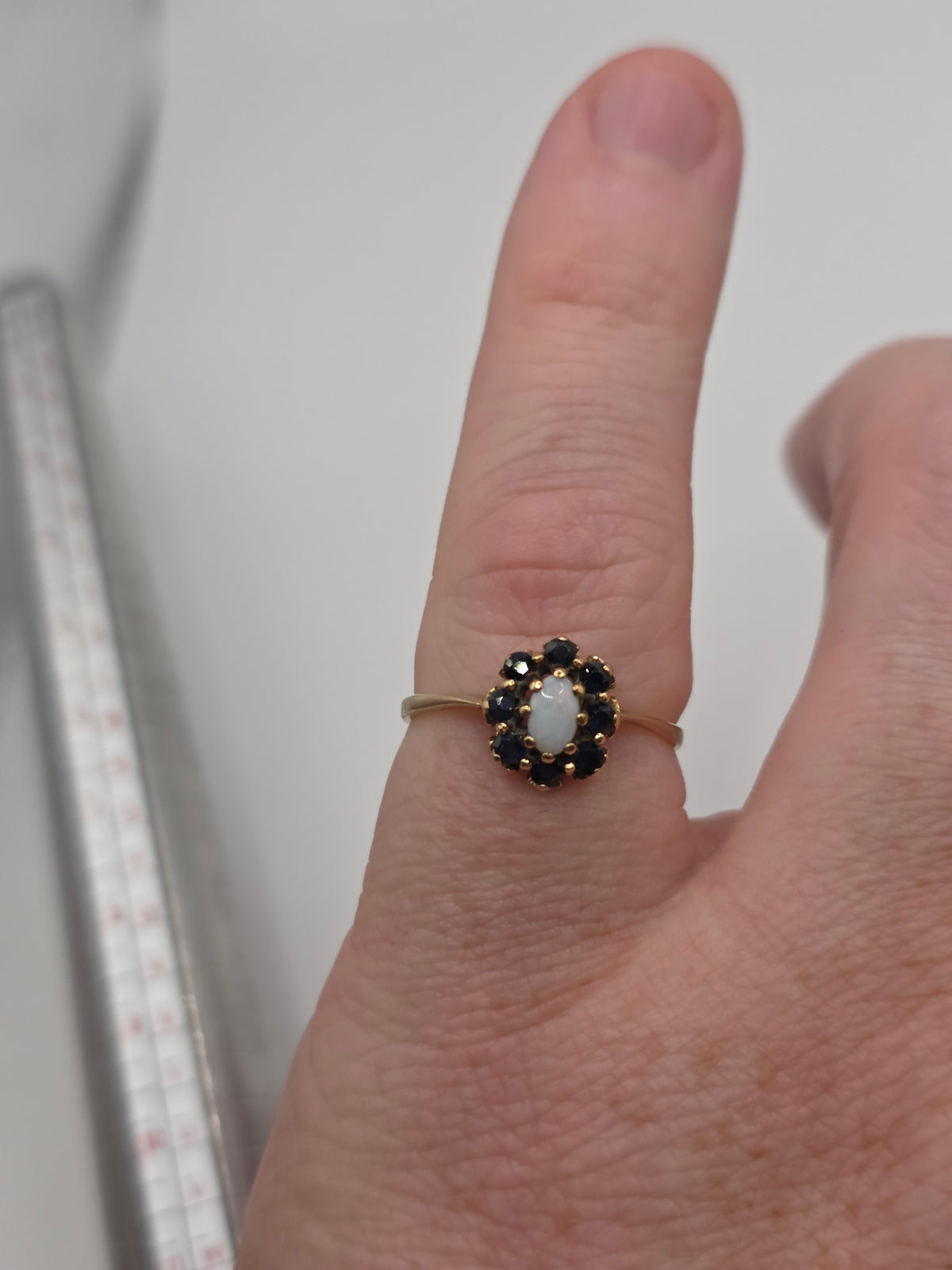 9ct gold opal and sapphire ring