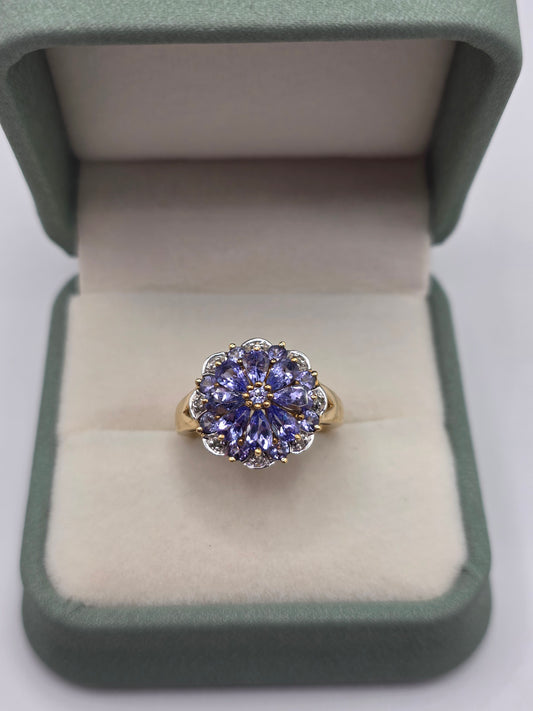 9ct gold tanzanite and diamond ring